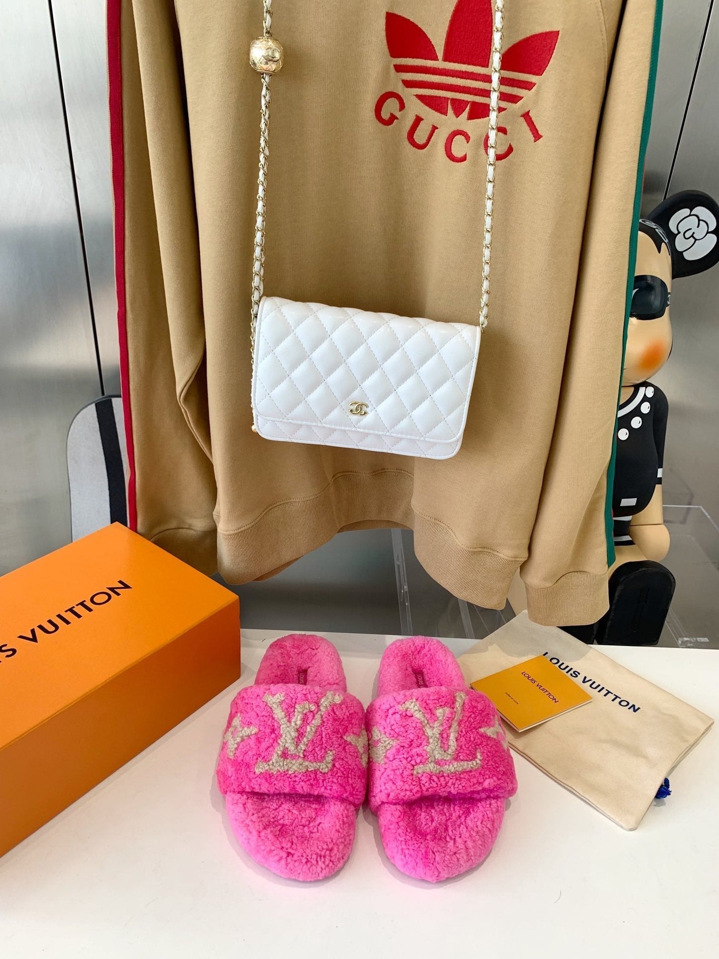 LV WOMEN'S PASEO FLAT SLIPPER IN BRIGHT PINK FLEECE WITH TAN BROWN LOGO - 35