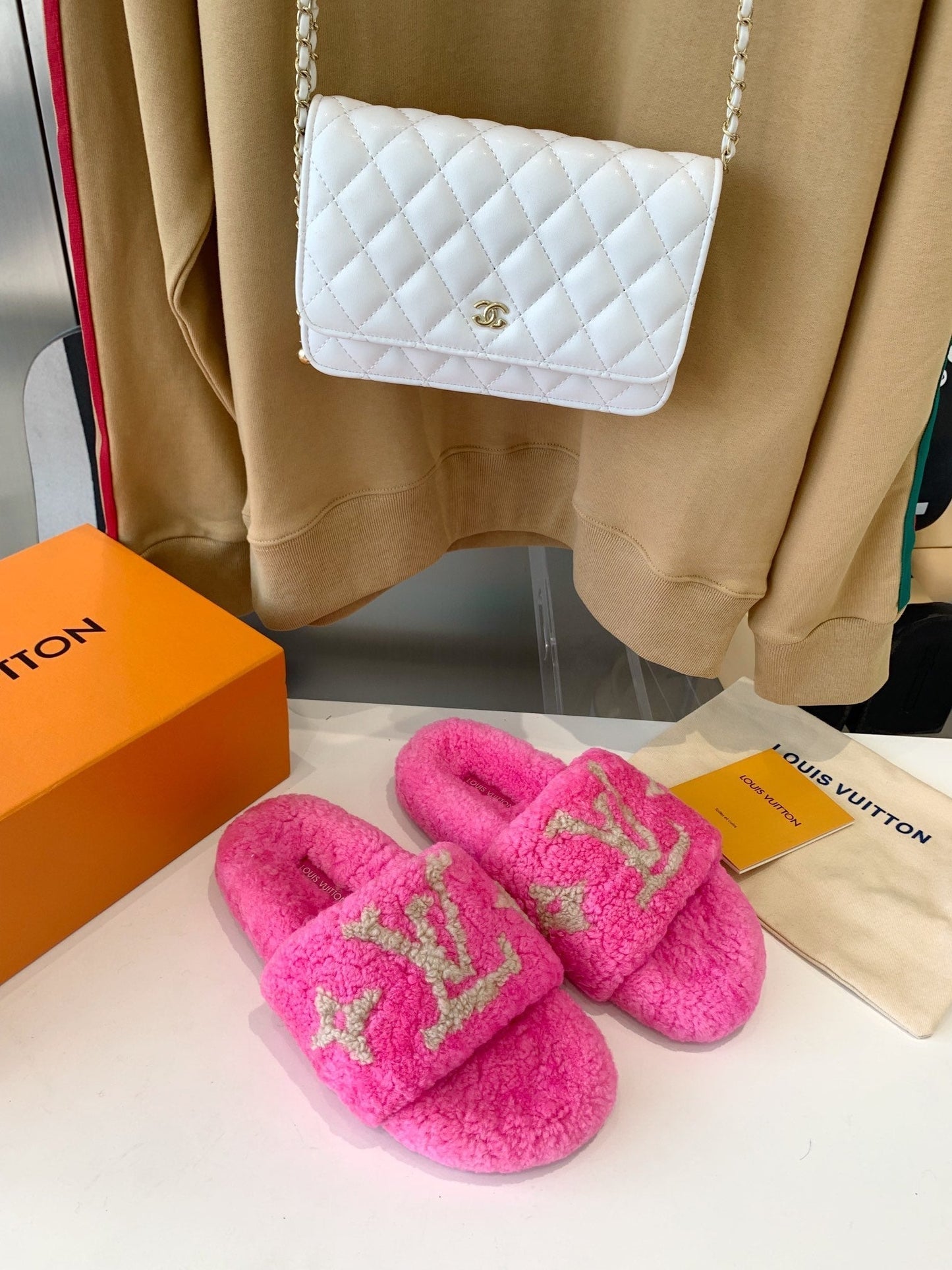 LV WOMEN'S PASEO FLAT SLIPPER IN BRIGHT PINK FLEECE WITH TAN BROWN LOGO - 35