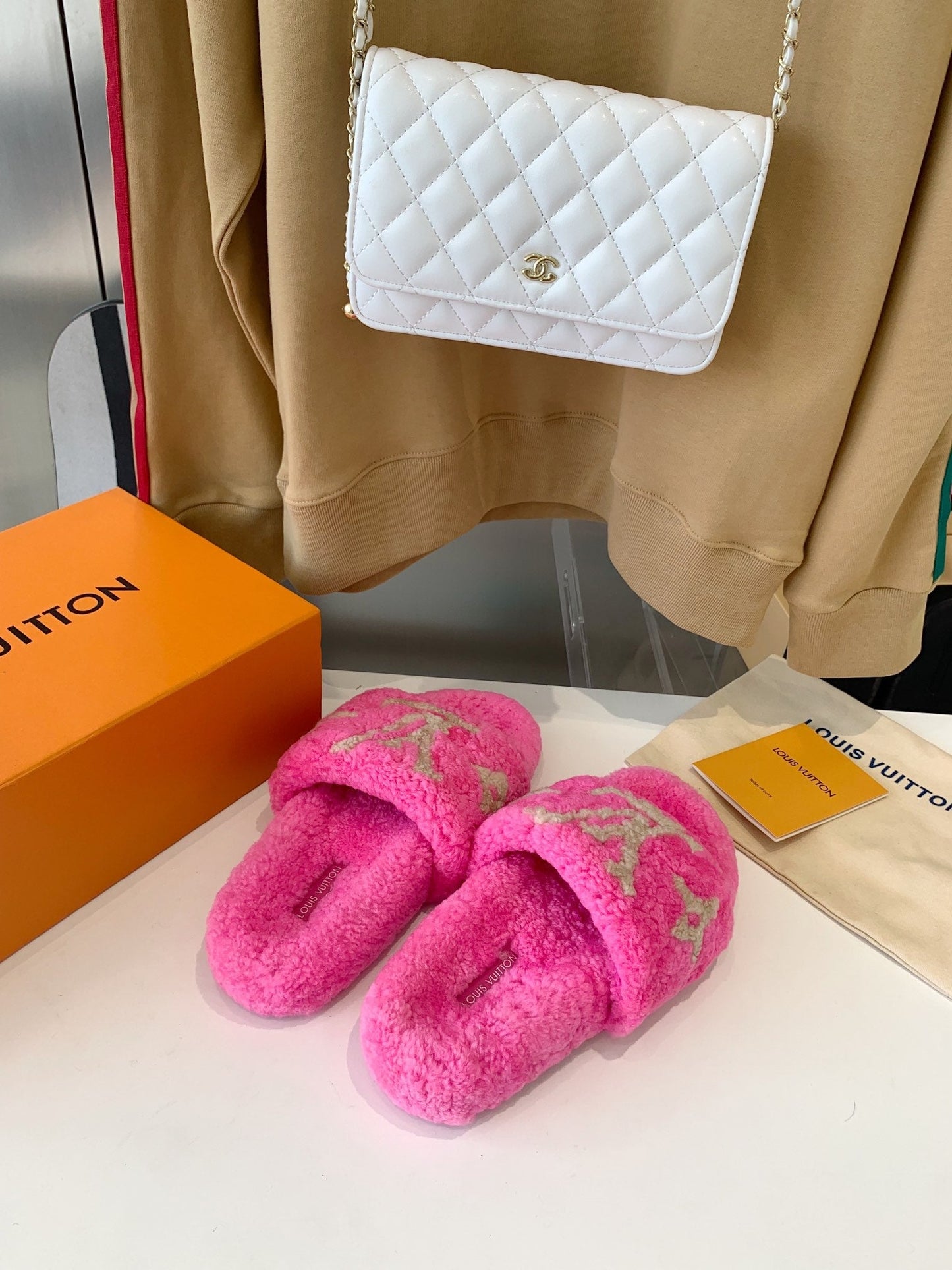 LV WOMEN'S PASEO FLAT SLIPPER IN BRIGHT PINK FLEECE WITH TAN BROWN LOGO - 35