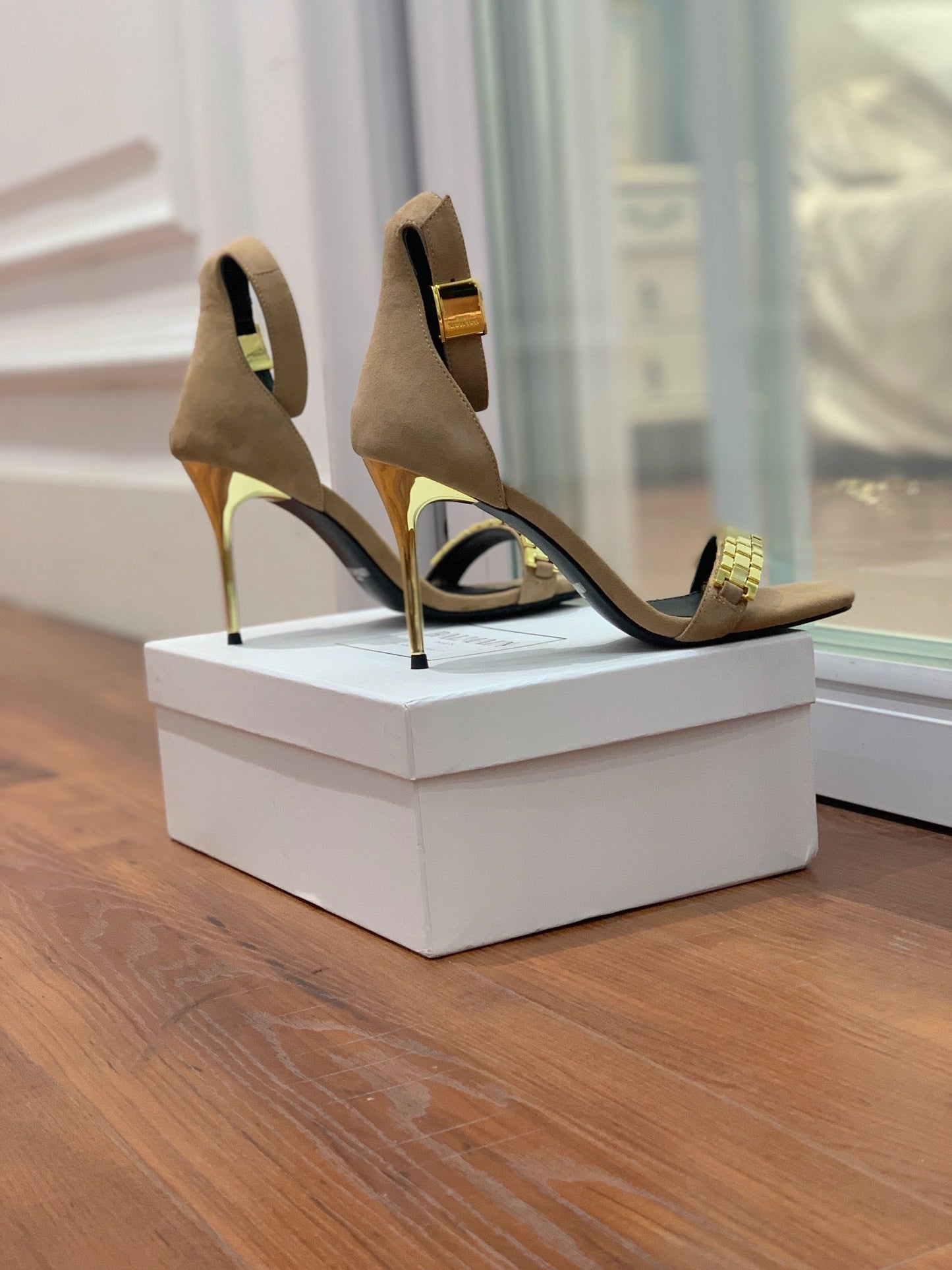 BALMAIN 25S METAL STRAP HIGH HEELS 95MM IN LIGHT BROWN SUEDE GOLD HARDWARE - 35