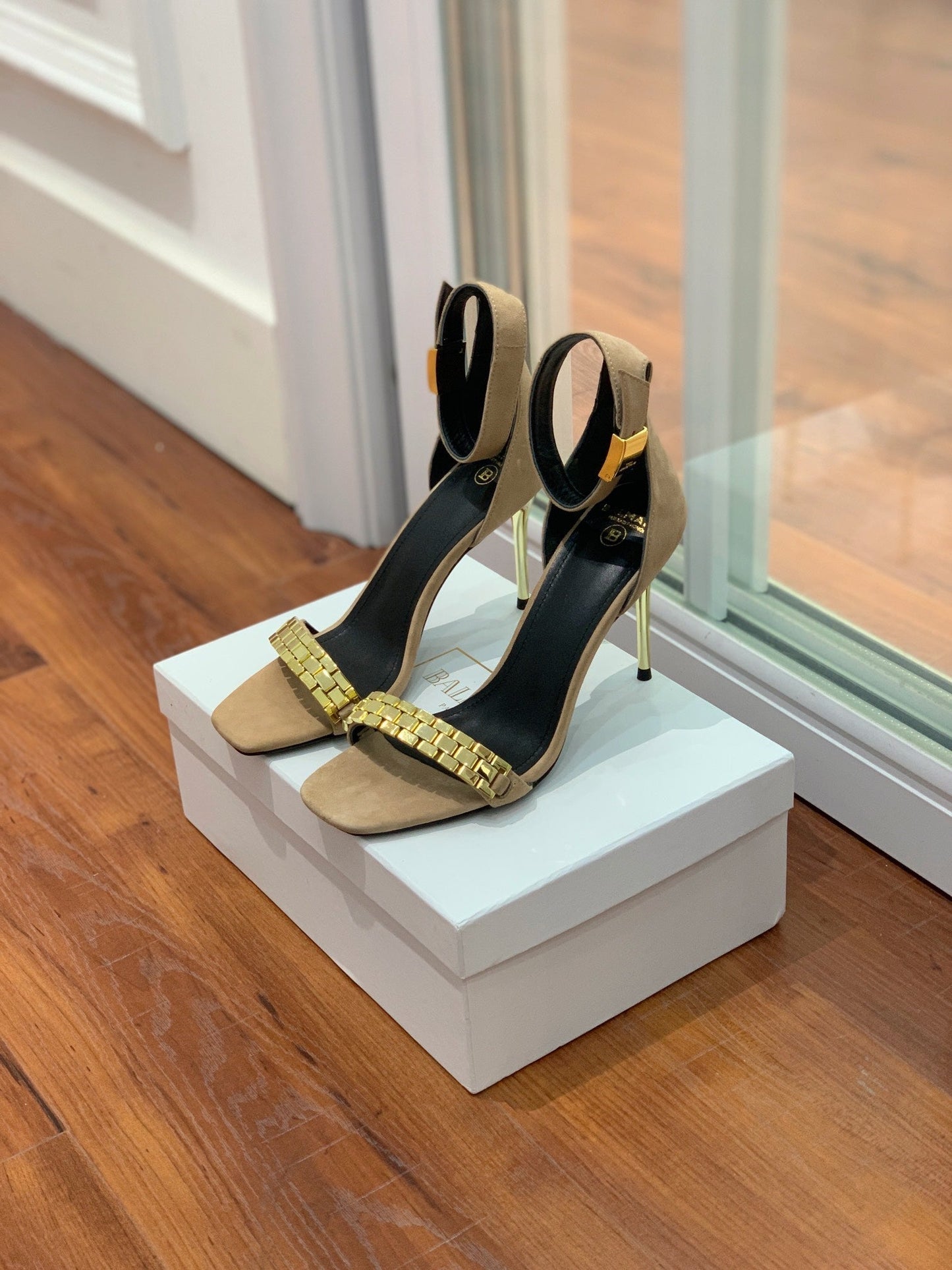 BALMAIN 25S METAL STRAP HIGH HEELS 95MM IN LIGHT BROWN SUEDE GOLD HARDWARE - 35