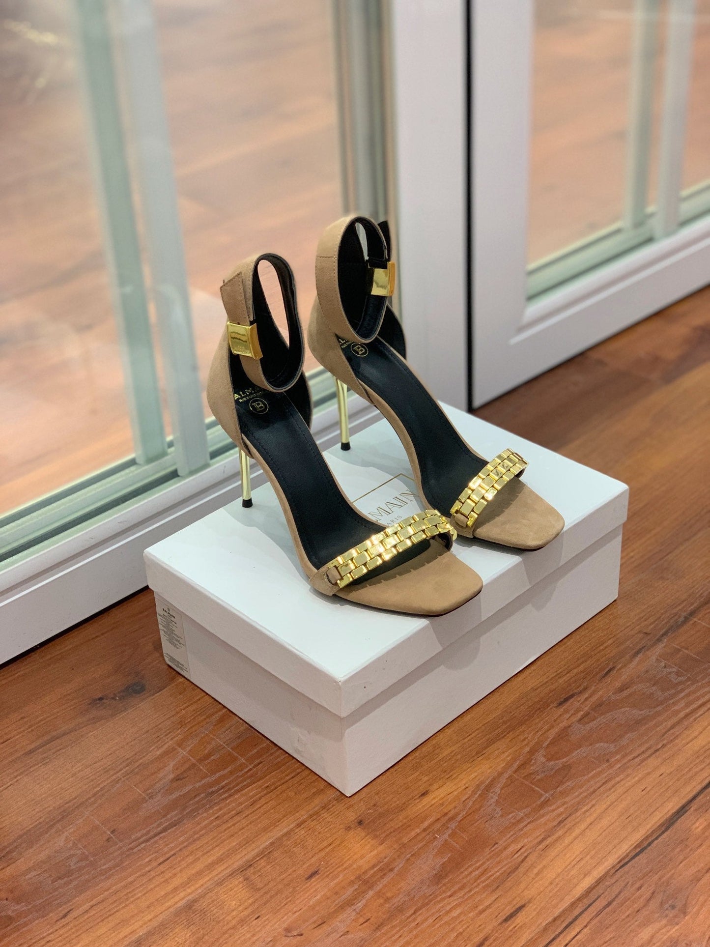 BALMAIN 25S METAL STRAP HIGH HEELS 95MM IN LIGHT BROWN SUEDE GOLD HARDWARE - 35