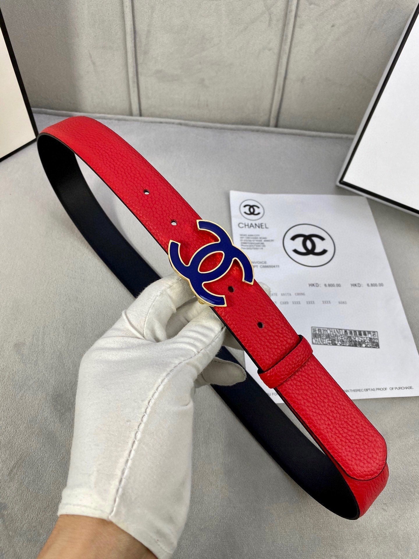 CC 30MM BELT IN CHERRY RED GRAINED CALFSKIN WITH NAVY BLUE METAL LOGO - 30