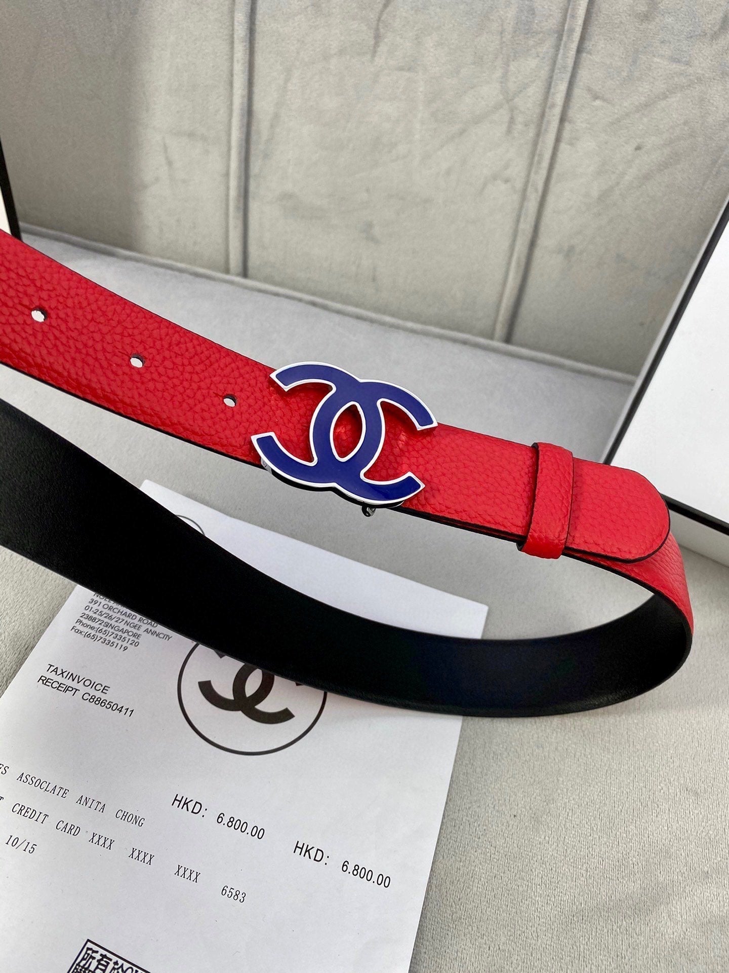 CC 30MM BELT IN CHERRY RED GRAINED CALFSKIN WITH NAVY BLUE METAL LOGO - 30