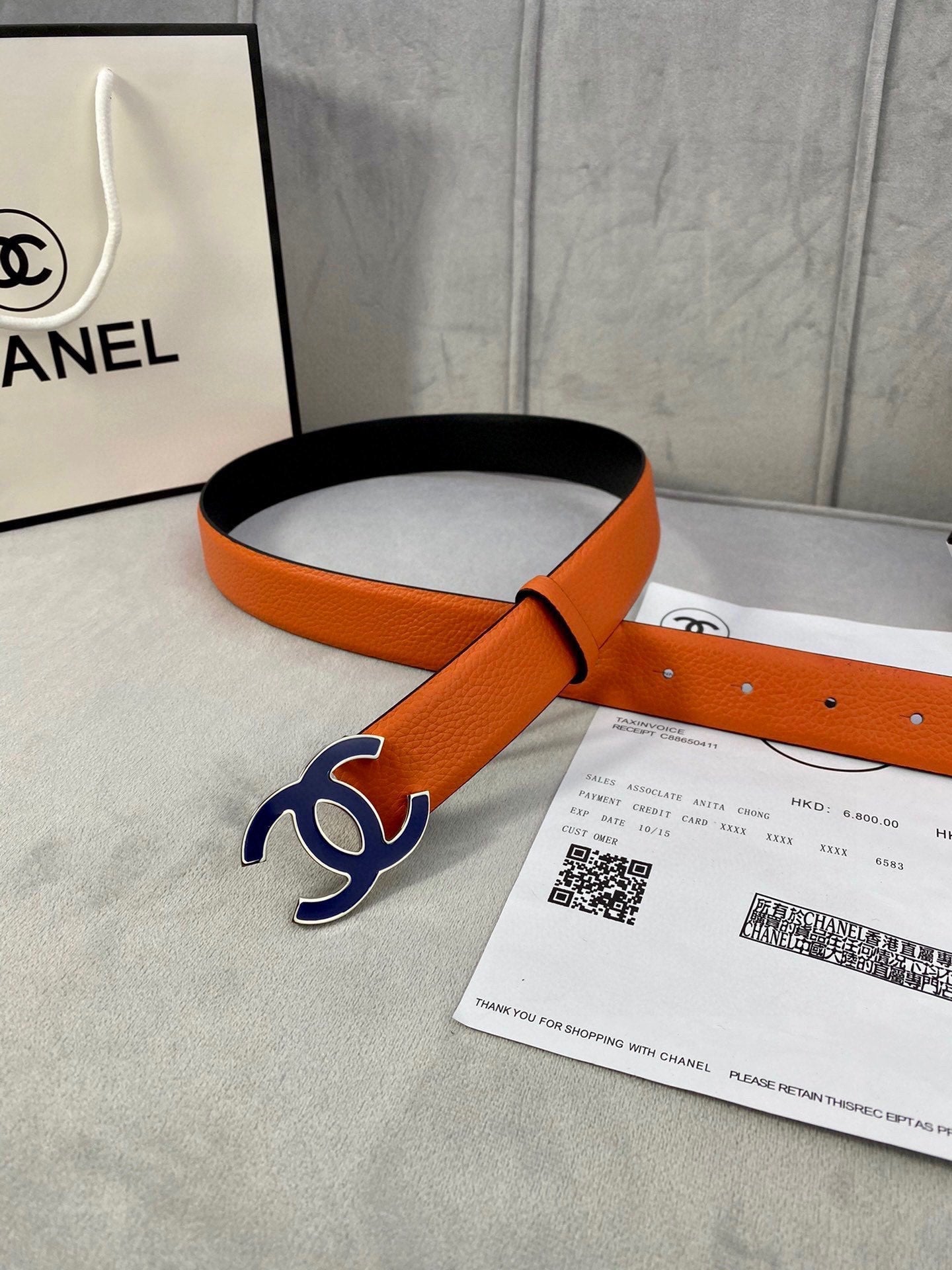 CC 30MM BELT IN FIRE ORANGE GRAINED CALFSKIN WITH NAVY BLUE METAL LOGO - 30