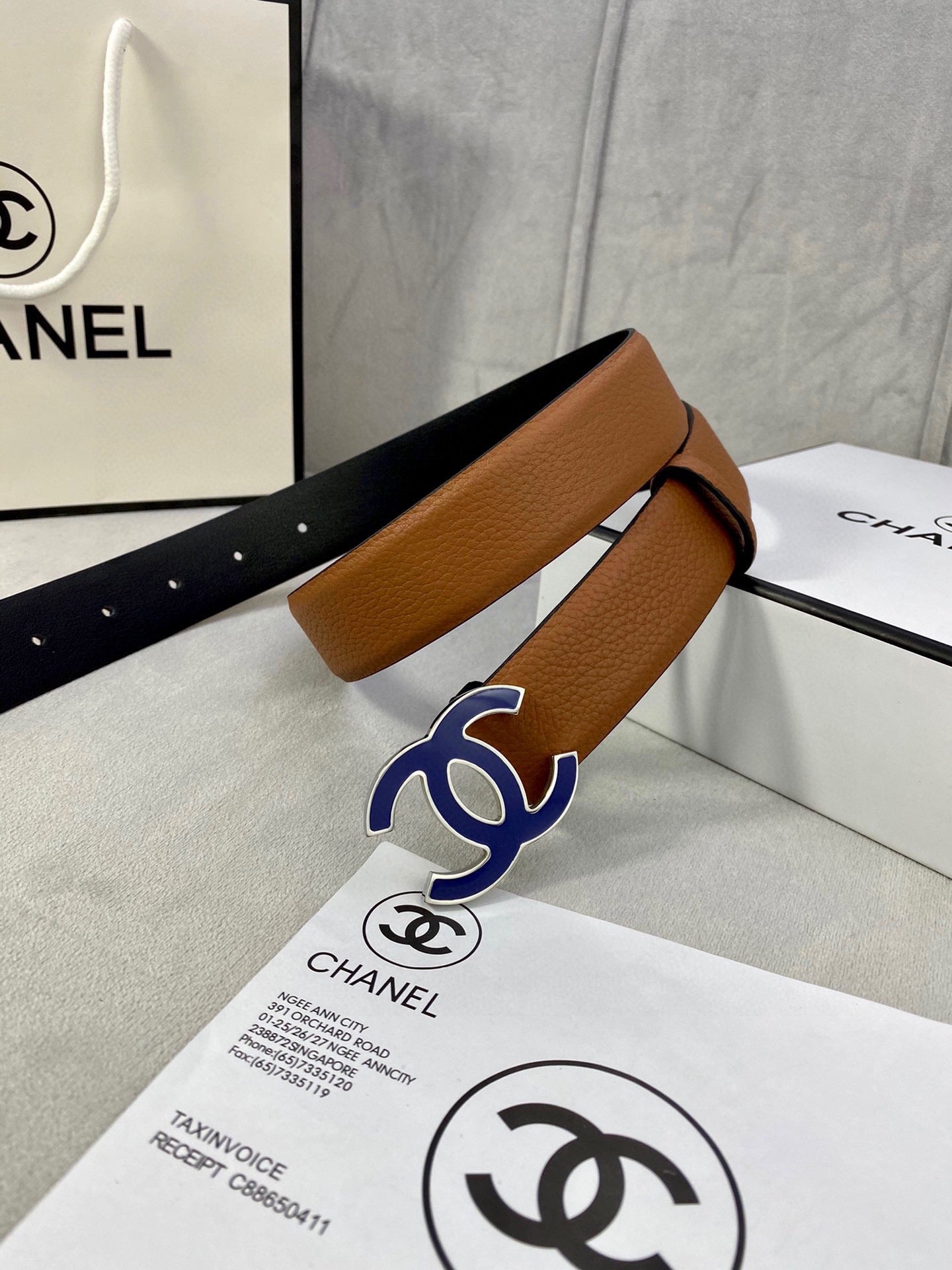 CC 30MM BELT IN BRONZE BROWN GRAINED CALFSKIN WITH NAVY BLUE METAL LOGO - 30