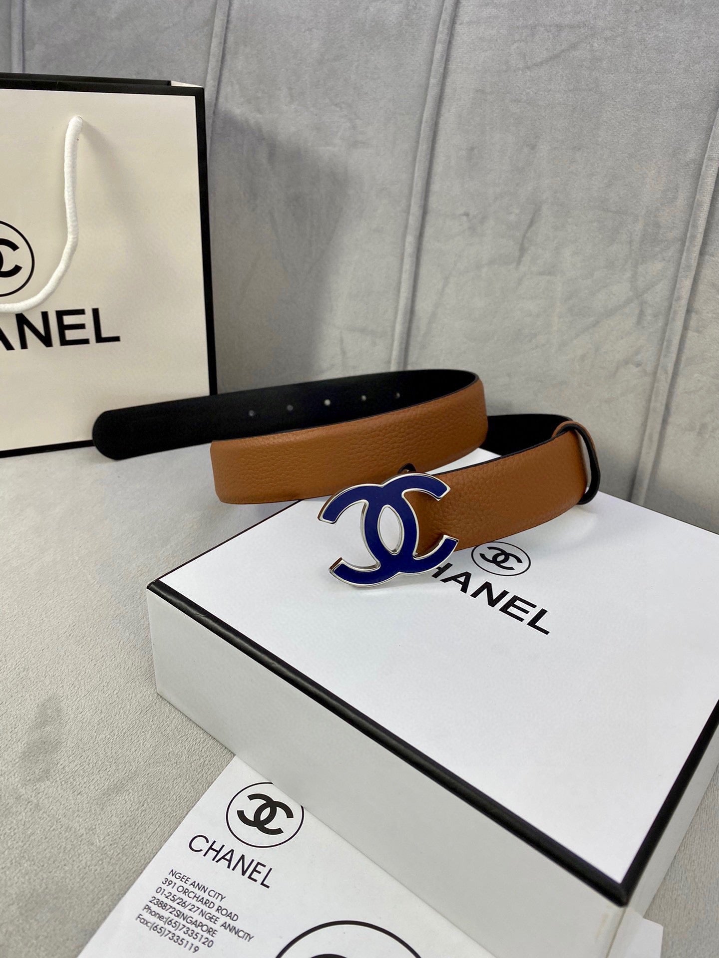 CC 30MM BELT IN BRONZE BROWN GRAINED CALFSKIN WITH NAVY BLUE METAL LOGO - 30