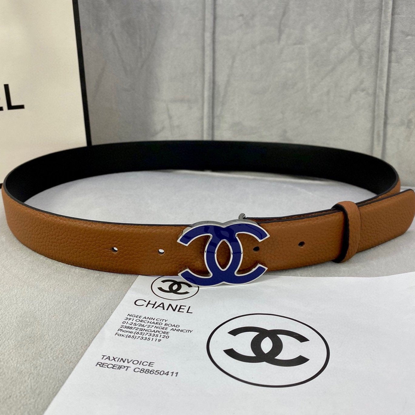 CC 30MM BELT IN BRONZE BROWN GRAINED CALFSKIN WITH NAVY BLUE METAL LOGO - 30