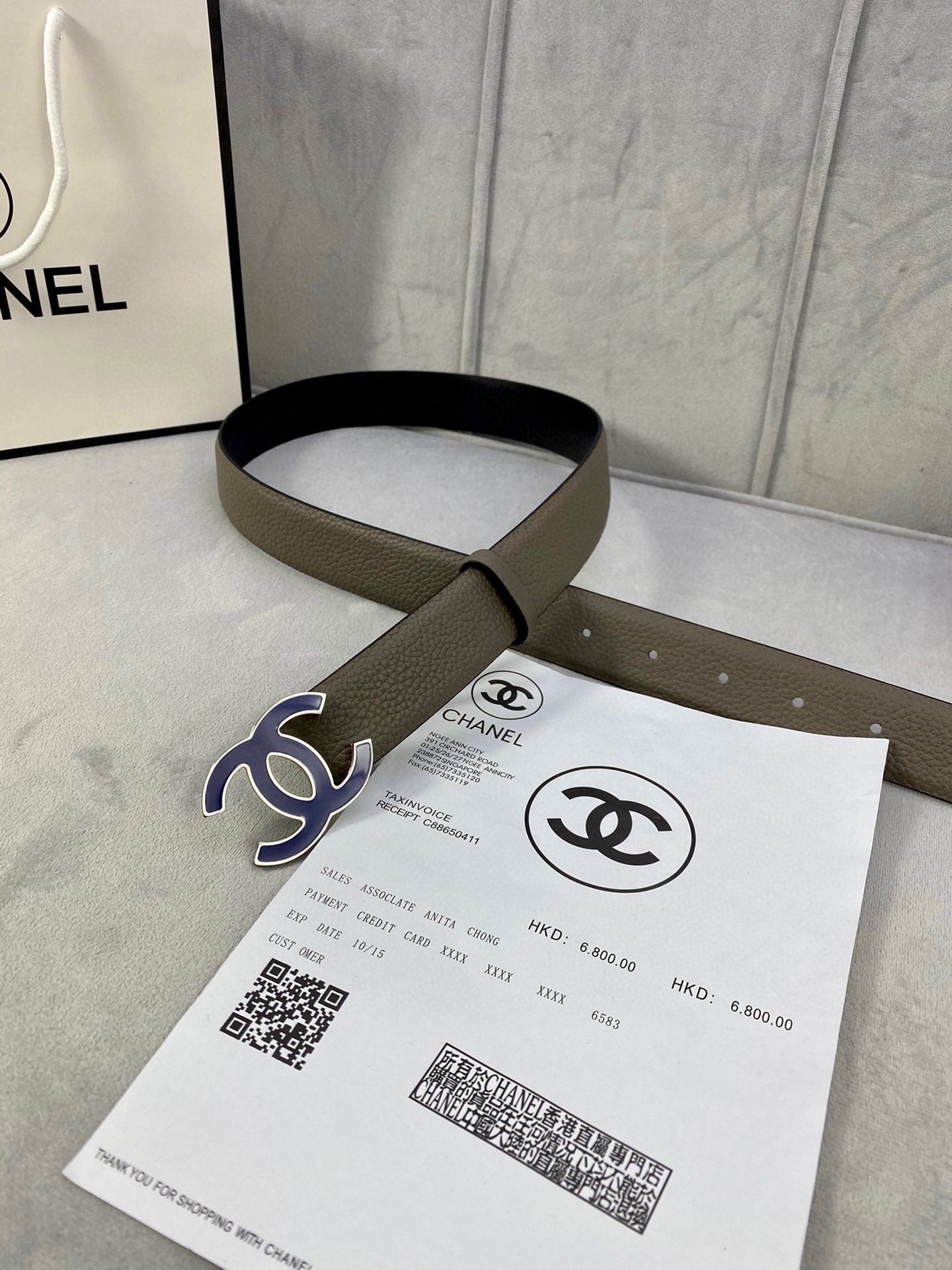 CC 30MM BELT IN MOCHA BROWN GRAINED CALFSKIN WITH NAVY BLUE LOGO - 30