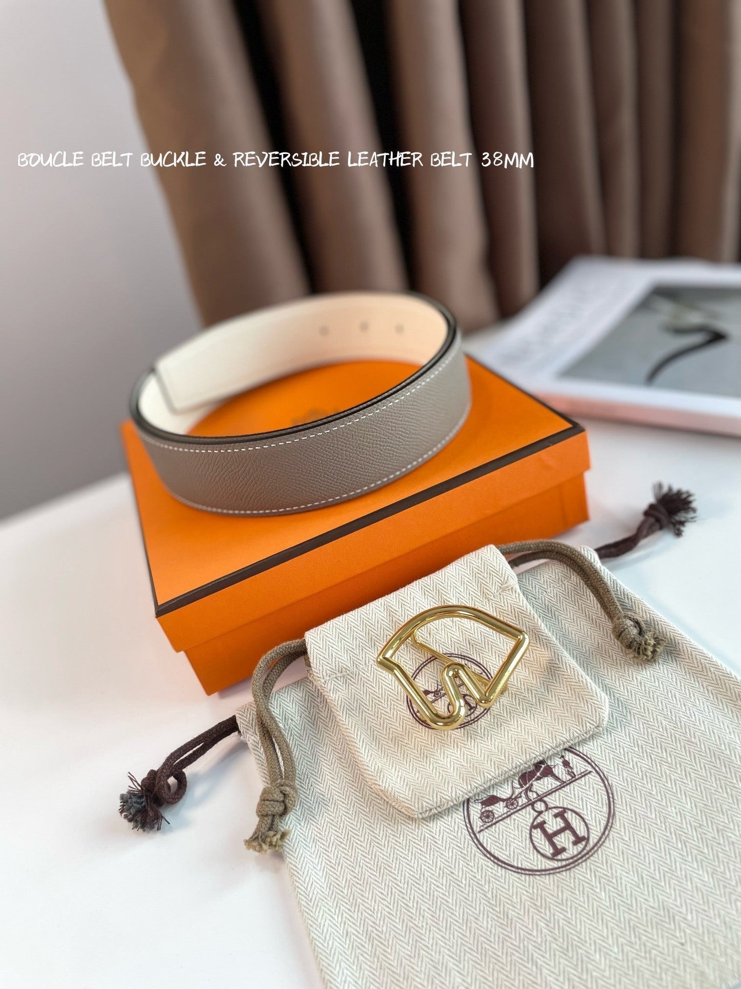 BOUCLE BELT BUCKLE & REVERSIBLE KHAKI BROWN AND WHITE LEATHER STRAP 38MM GOLD HARDWARE - 30