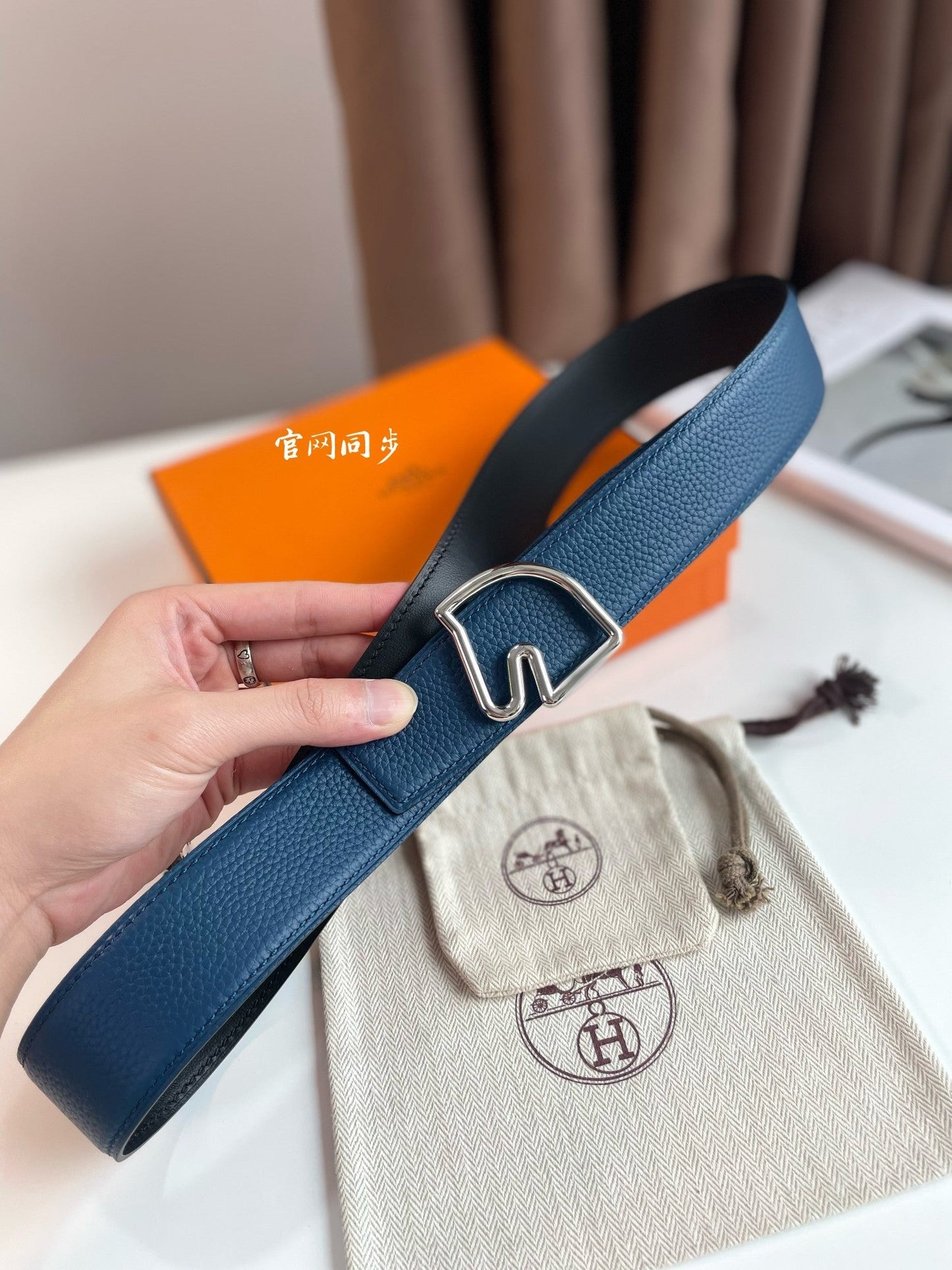 BOUCLE BELT BUCKLE & REVERSIBLE NAVY BLUE AND BLACK AND WHITE LEATHER STRAP 38MM SILVER HARDWARE - 30