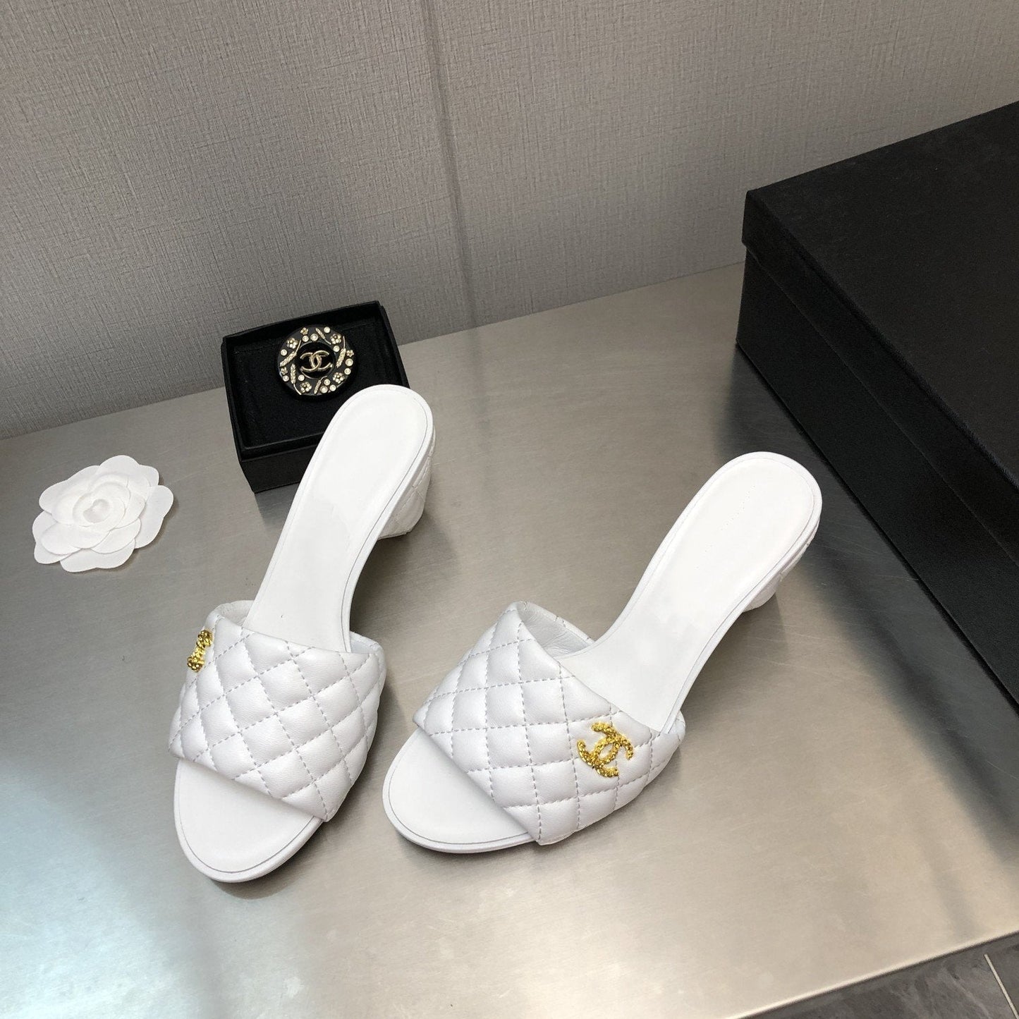 cc rev cone heel mule slide sandal white quilted lambskin 6cm - 35