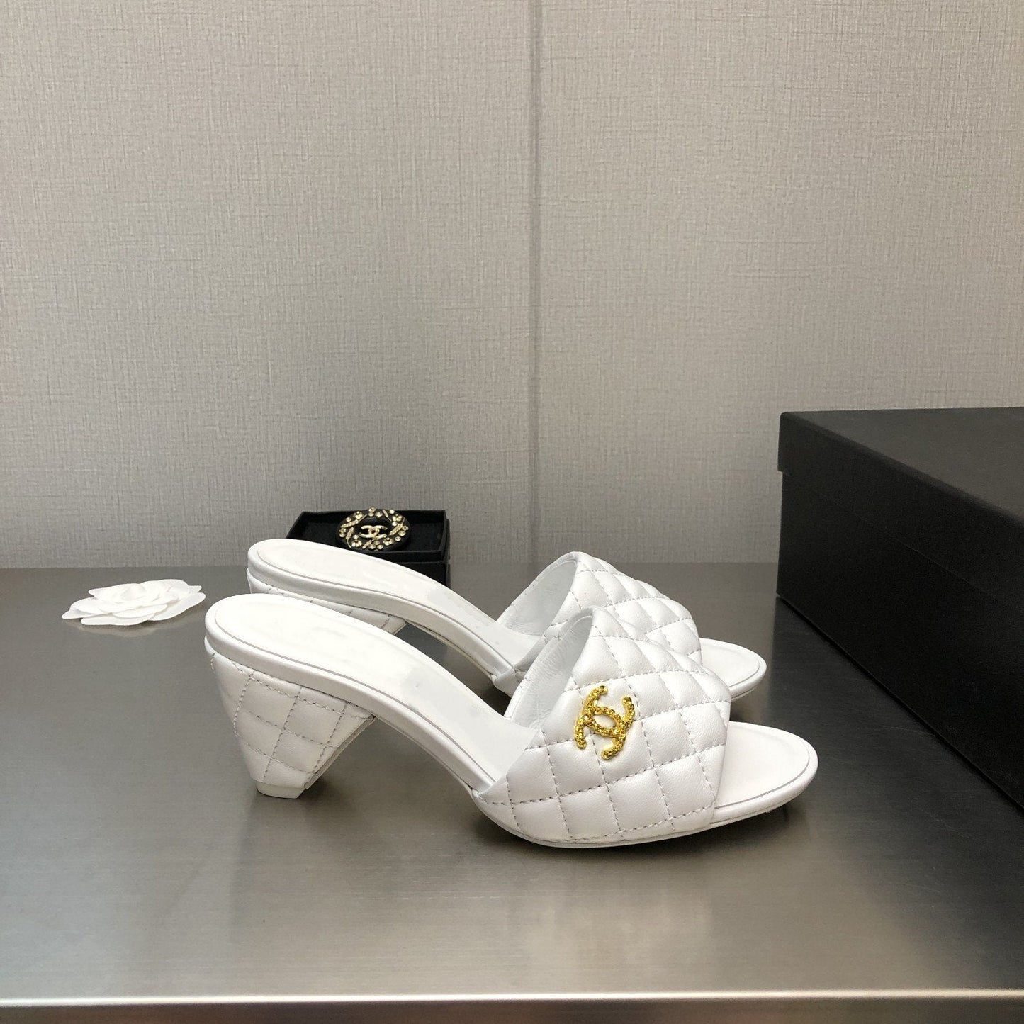 cc rev cone heel mule slide sandal white quilted lambskin 6cm - 35