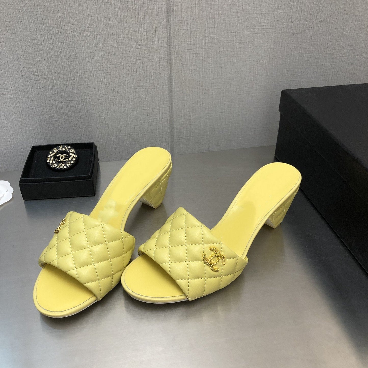 cc rev cone heel mule slide sandal lime quilted lambskin 6cm - 35