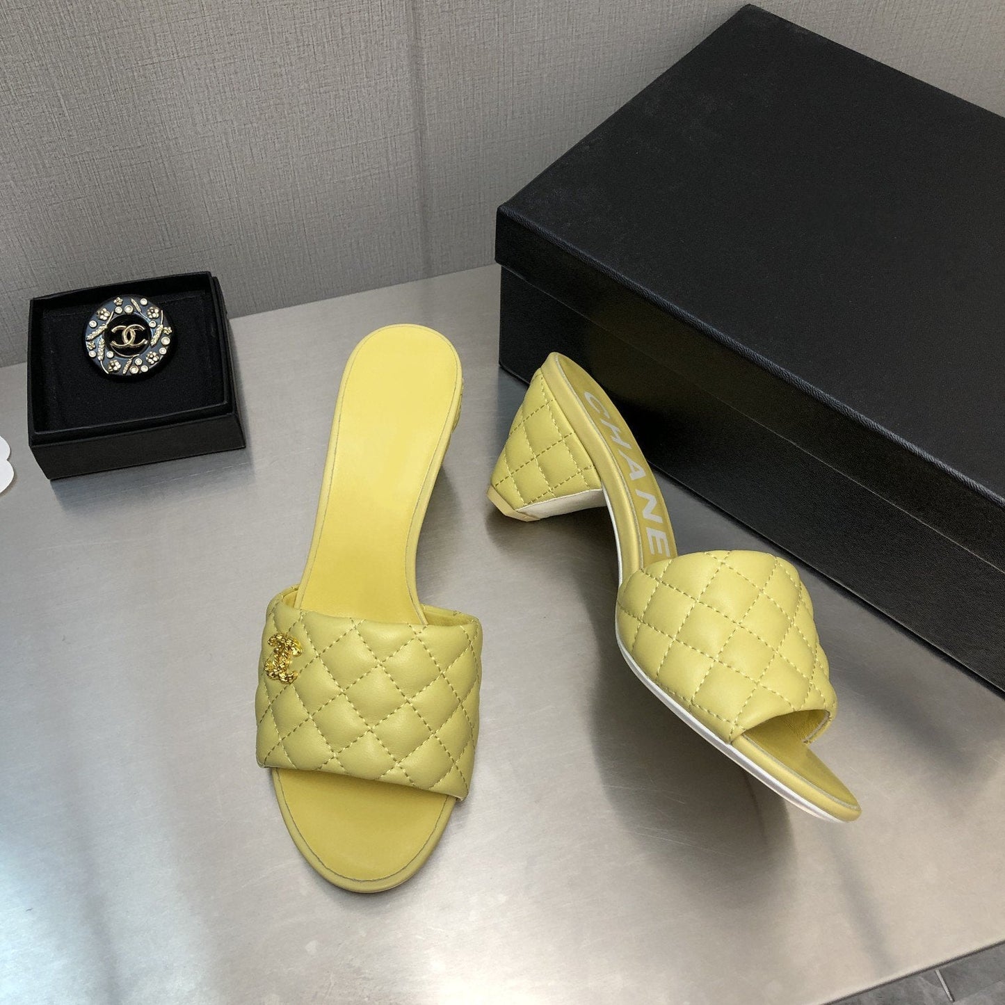 cc rev cone heel mule slide sandal lime quilted lambskin 6cm - 35