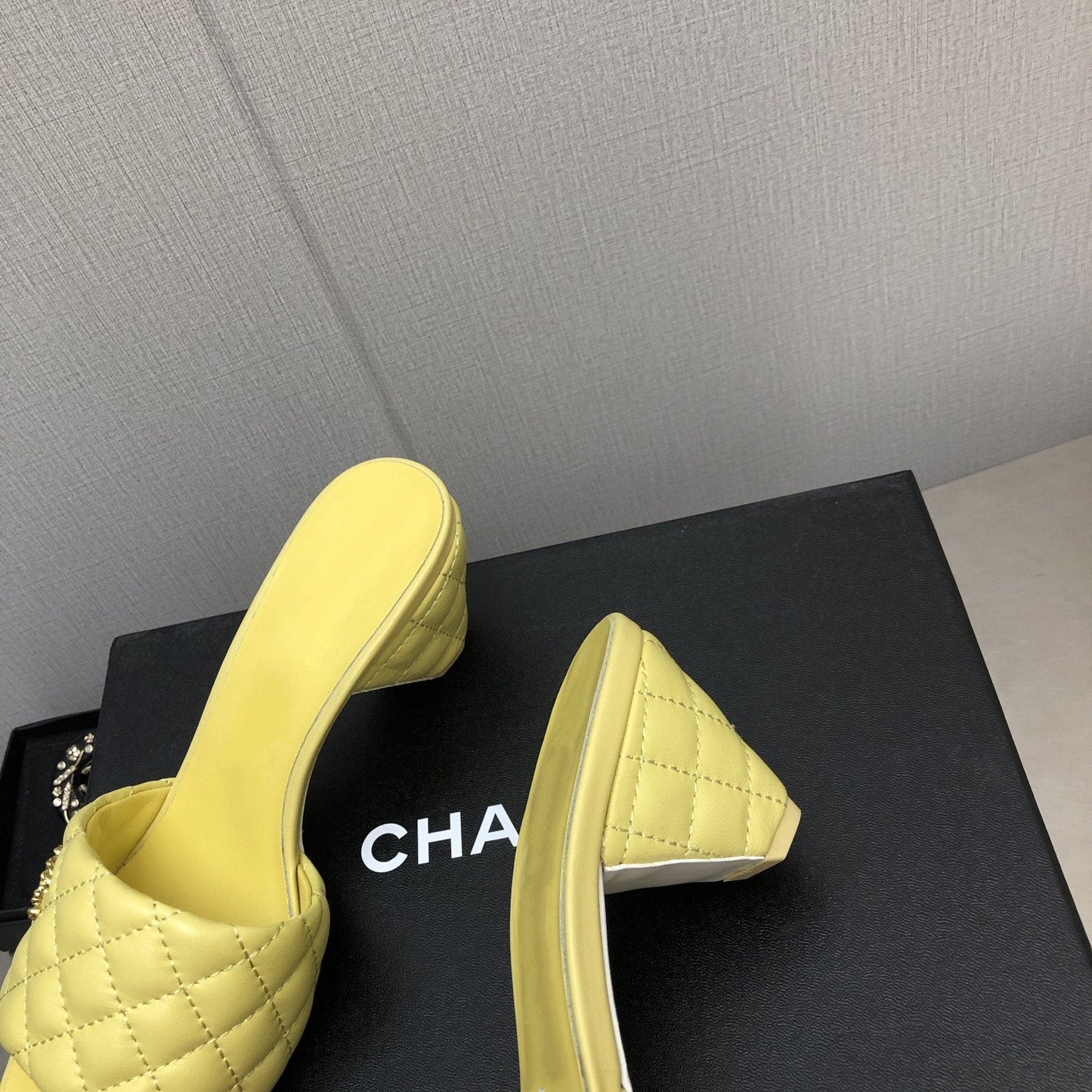 cc rev cone heel mule slide sandal lime quilted lambskin 6cm - 35