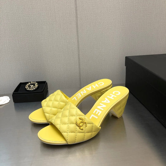 DIAMOND-QUILTED 6 CM SANDALS IN BRIGHT YELLOW LAMBSKIN - 35