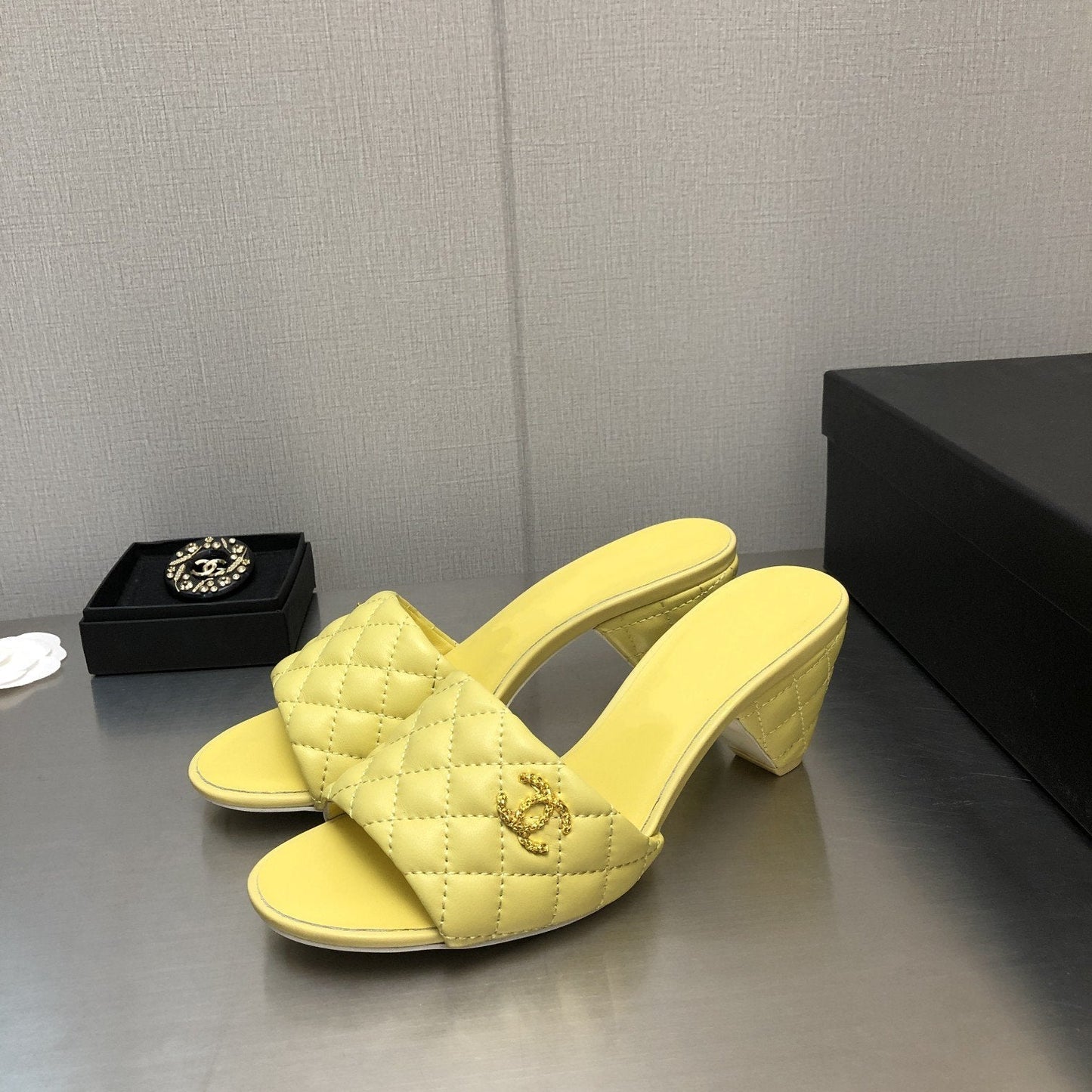 cc rev cone heel mule slide sandal lime quilted lambskin 6cm - 35