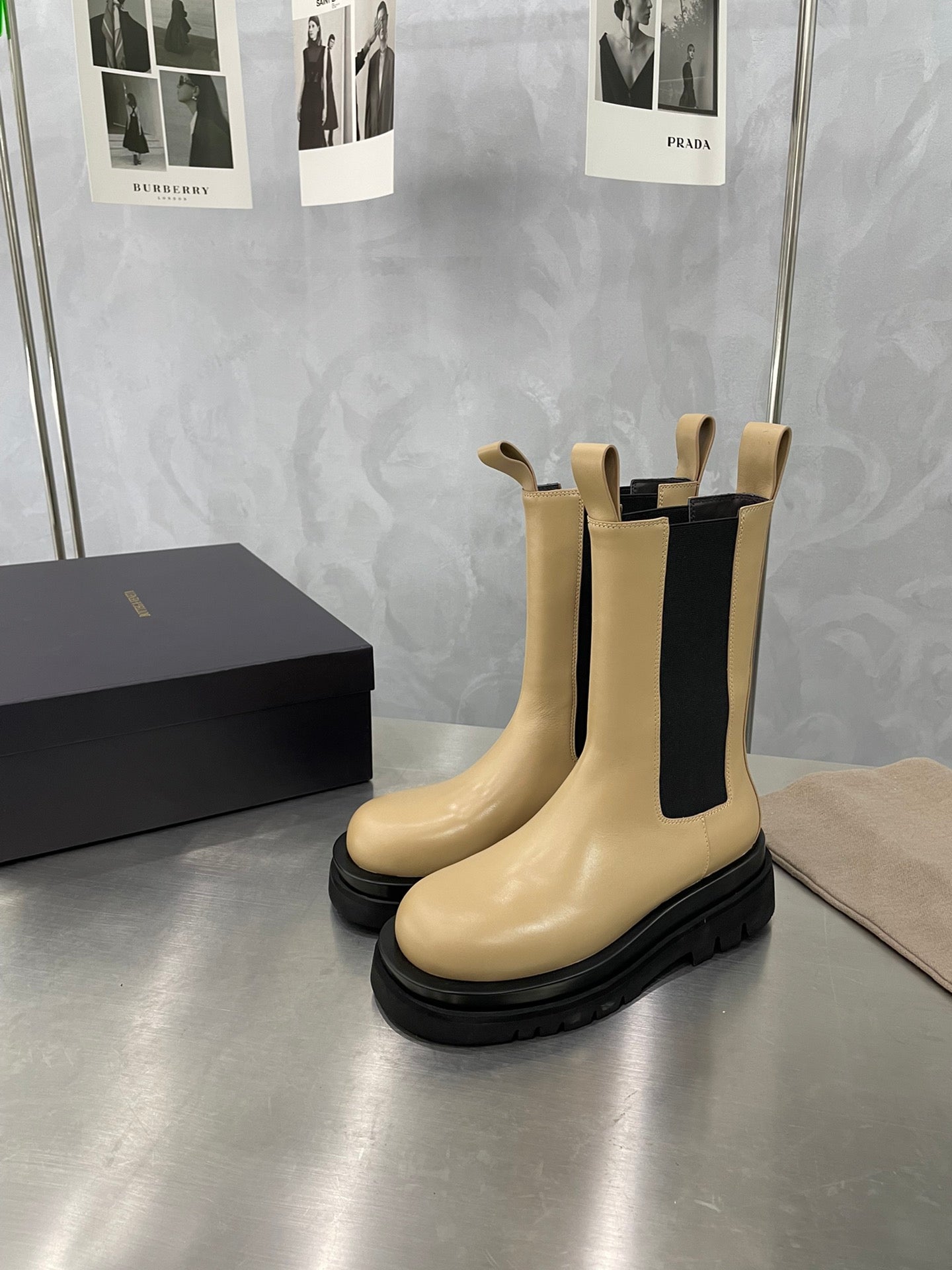 LUG CHELSEA BOOT IN CAMEL BEIGE CALFSKIN - 34