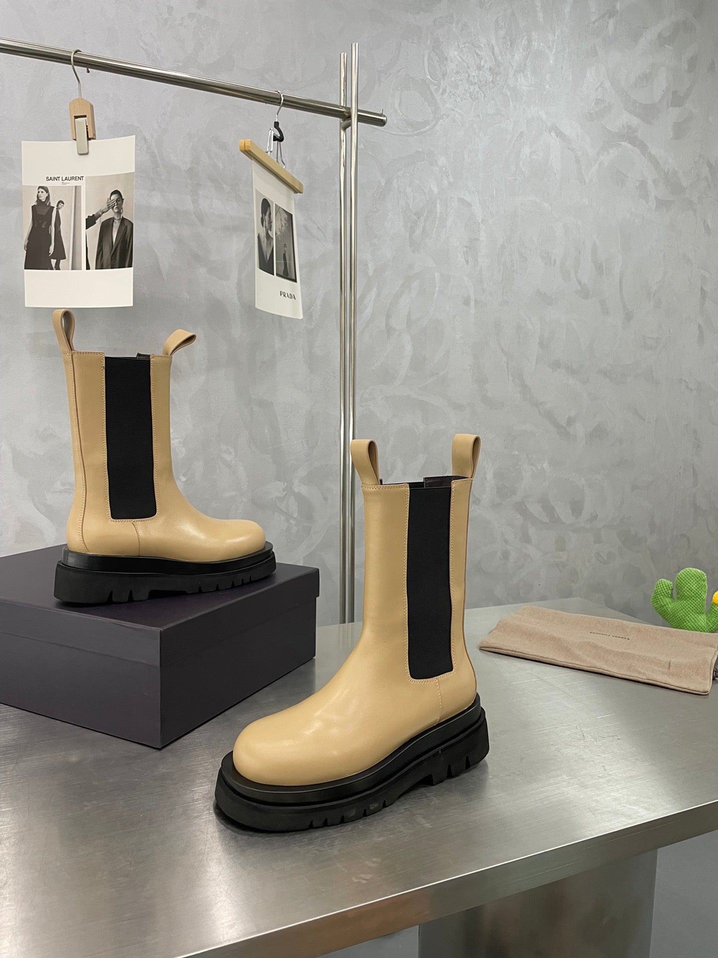 LUG CHELSEA BOOT IN CAMEL BEIGE CALFSKIN - 34