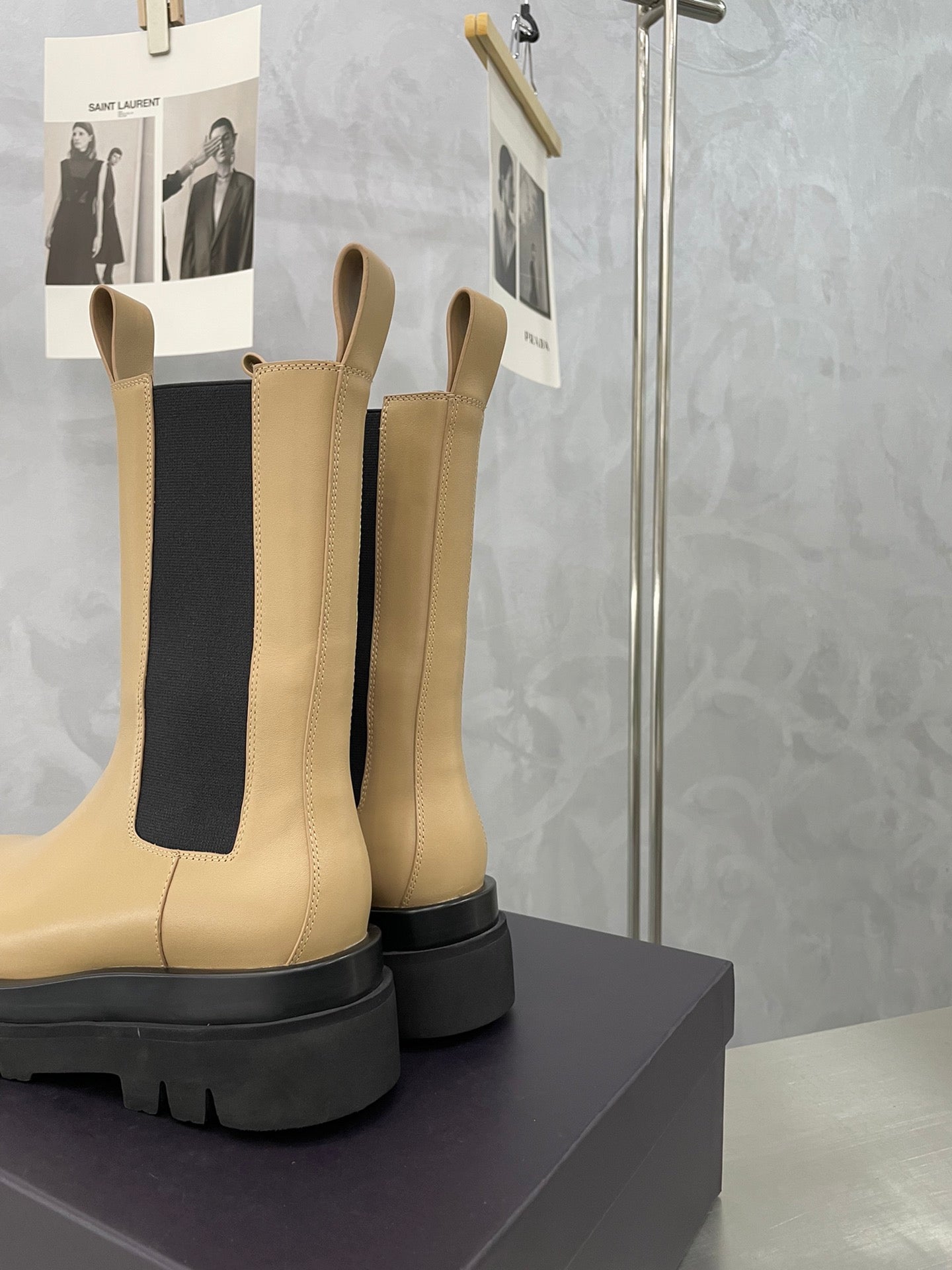 LUG CHELSEA BOOT IN CAMEL BEIGE CALFSKIN - 34