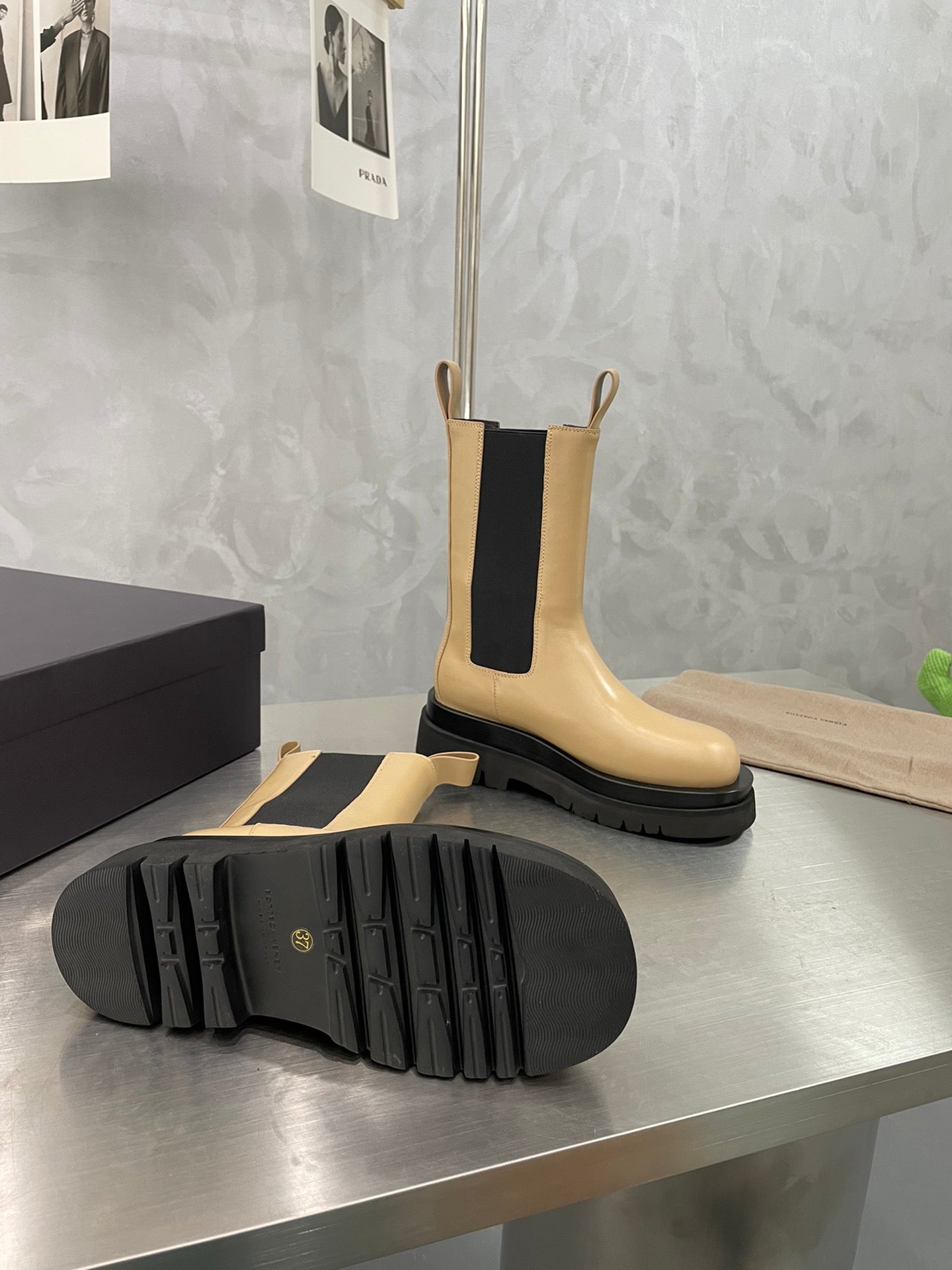 LUG CHELSEA BOOT IN CAMEL BEIGE CALFSKIN - 34