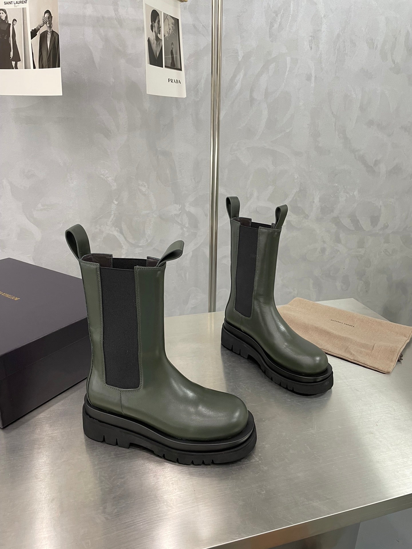 LUG CHELSEA BOOT IN ARMY GREEN CALFSKIN - 34