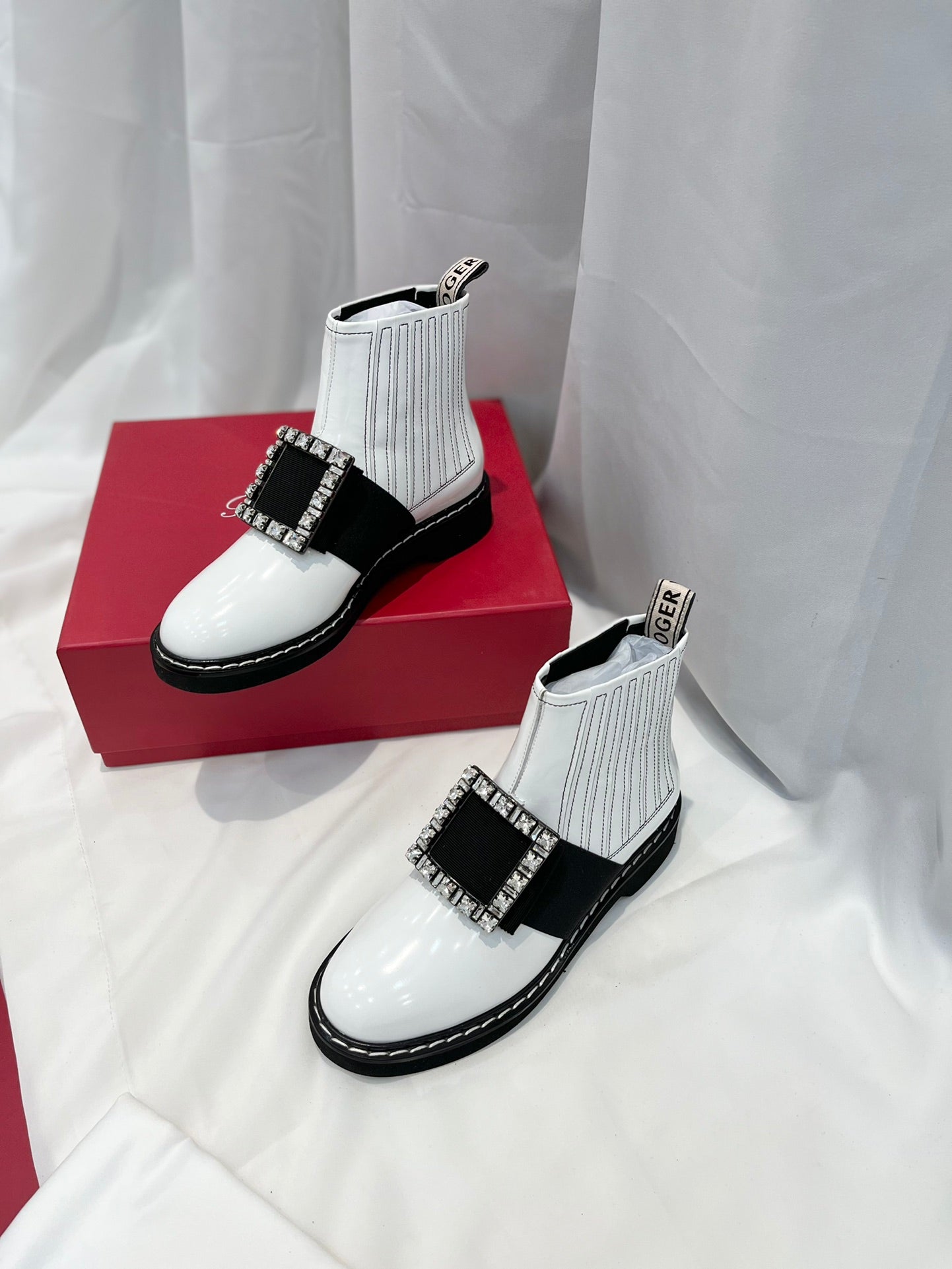 VIV' RANGERS CHELSEA BOOTIES IN WHITE CALFSKIN CRYSTAL BUCKLE - 34