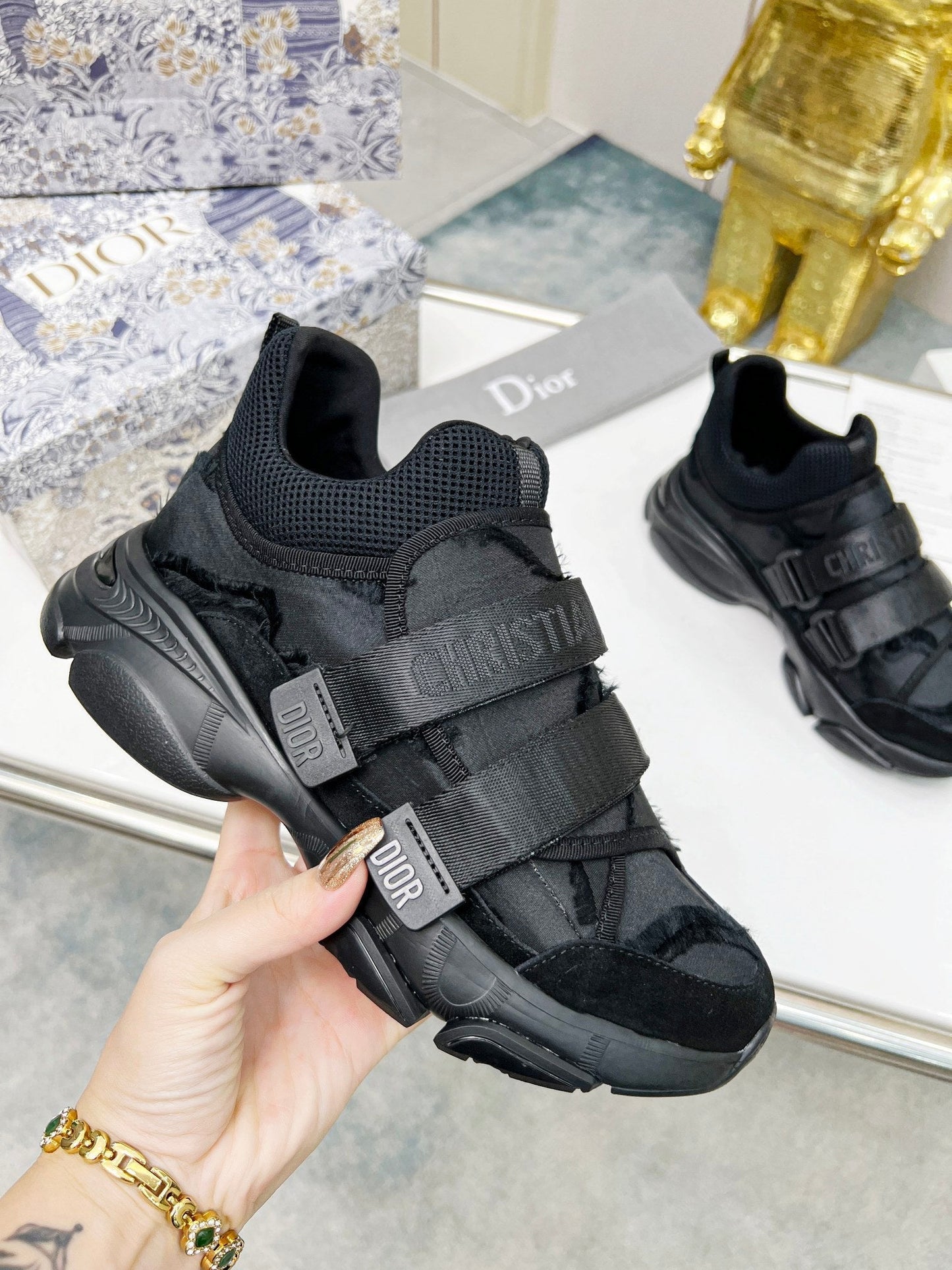 D-WANDER SNEAKERS IN BLACK TECHNICAL FABRIC AND SUEDE - 35
