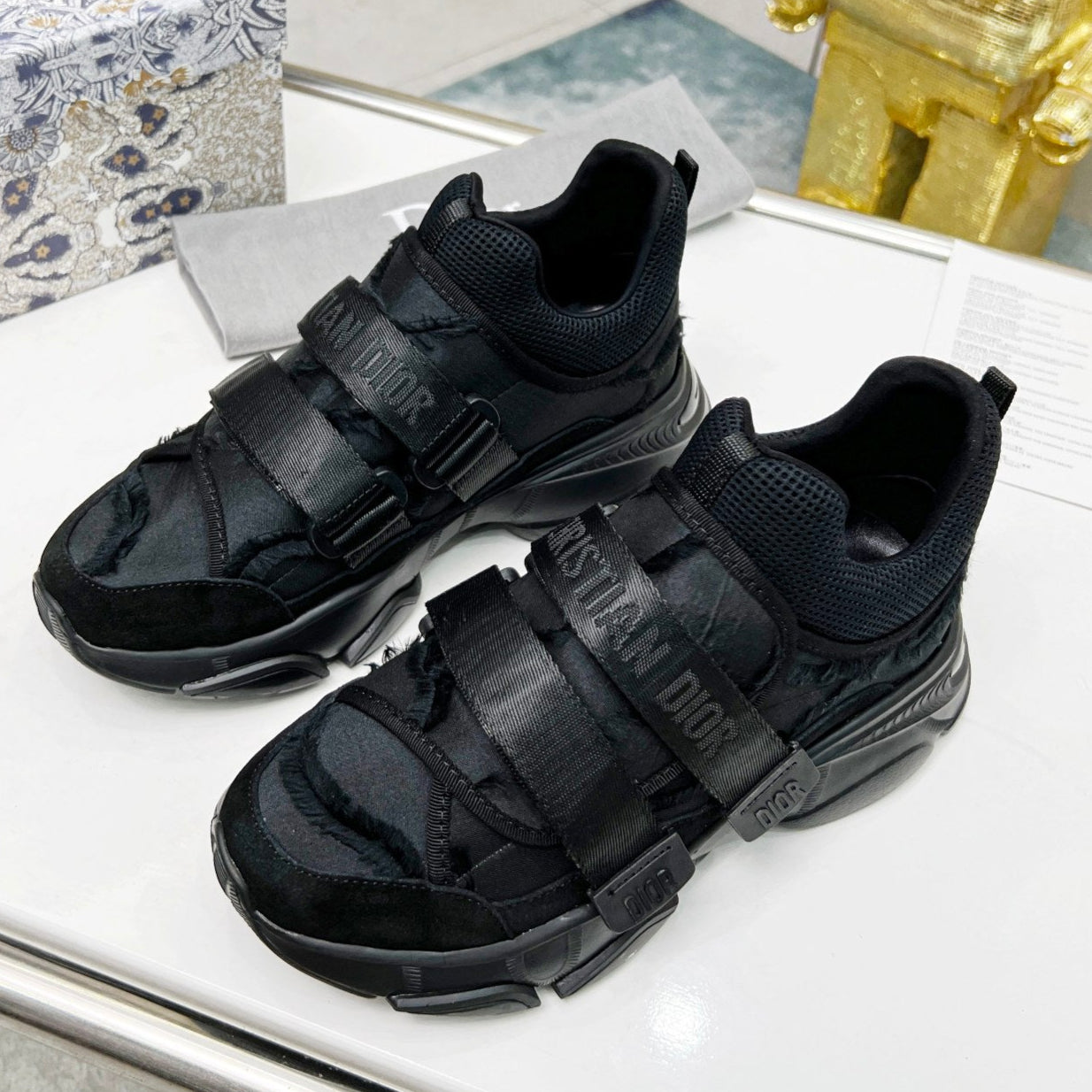 D-WANDER SNEAKERS IN BLACK TECHNICAL FABRIC AND SUEDE - 35