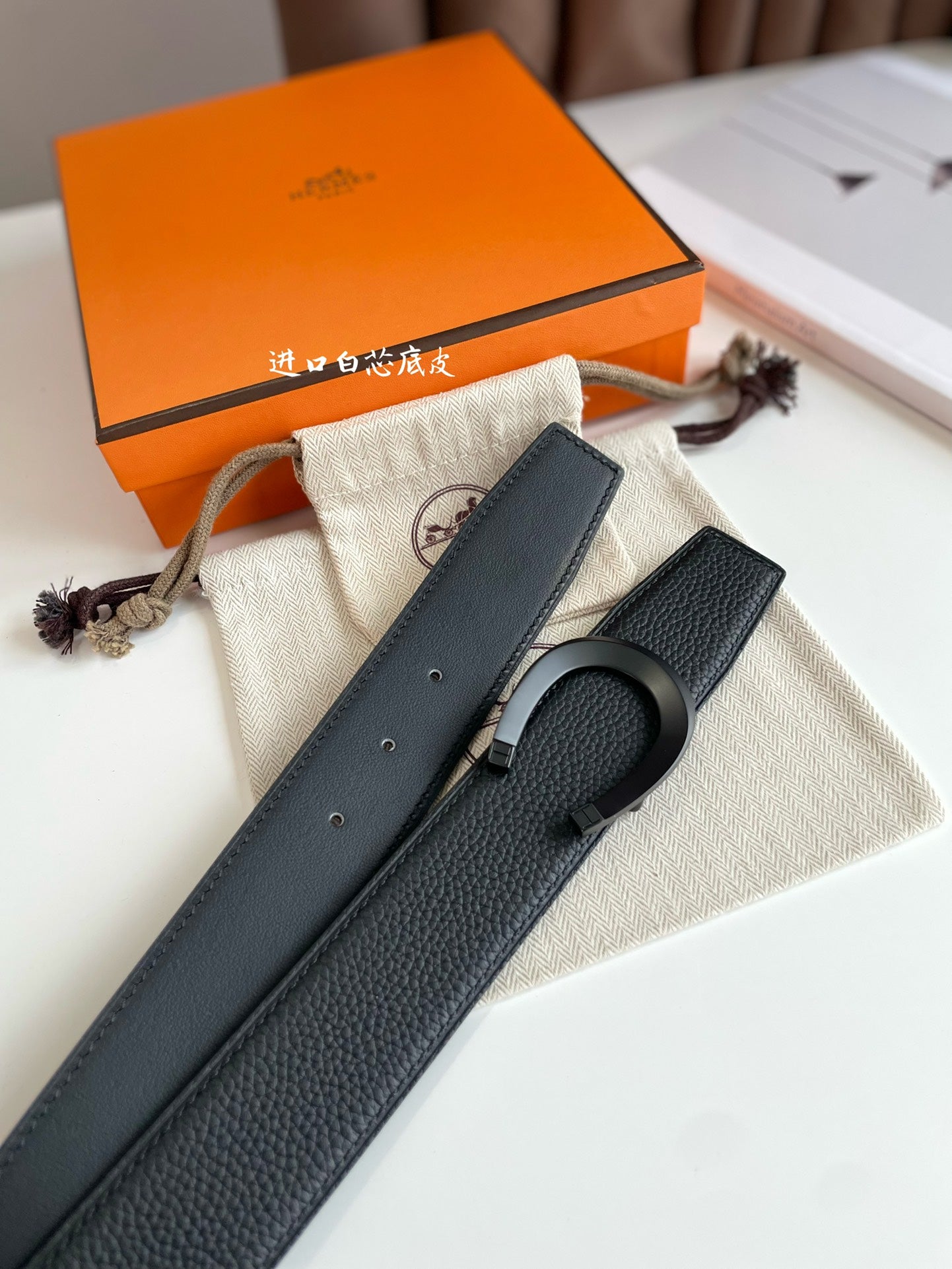 HM LUCK BELT BUCKLE & REVERSIBLE BLACK LEATHER STRAP 38MM - 30