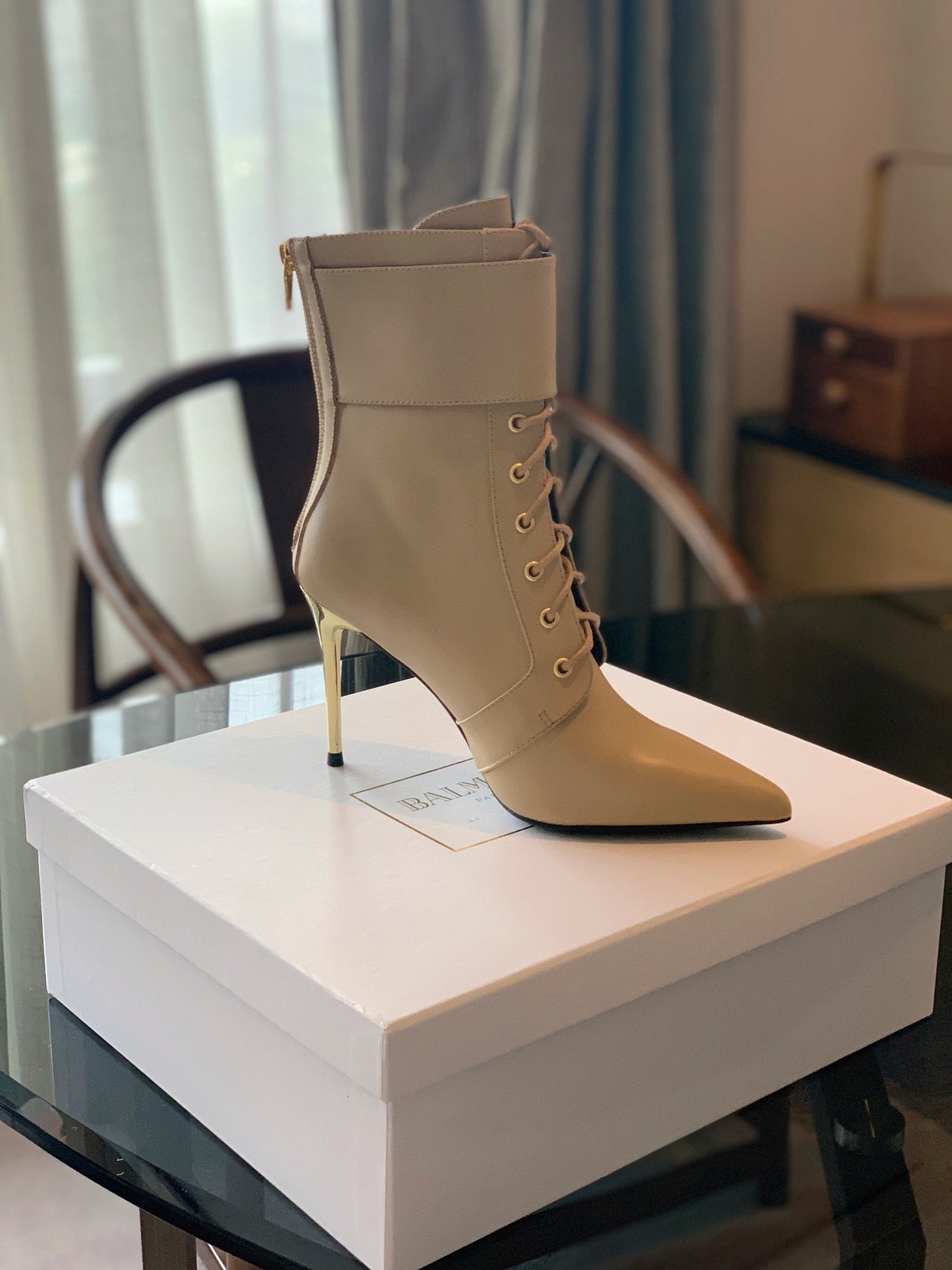 ЧЕРЕВИКИ BALMAIN 26S НА ШНУРІВЦІ 105 ММ ЗІ ШКІРИ ТЕЛЯТИ БЕЖЕВОГО КОЛЬОРУ