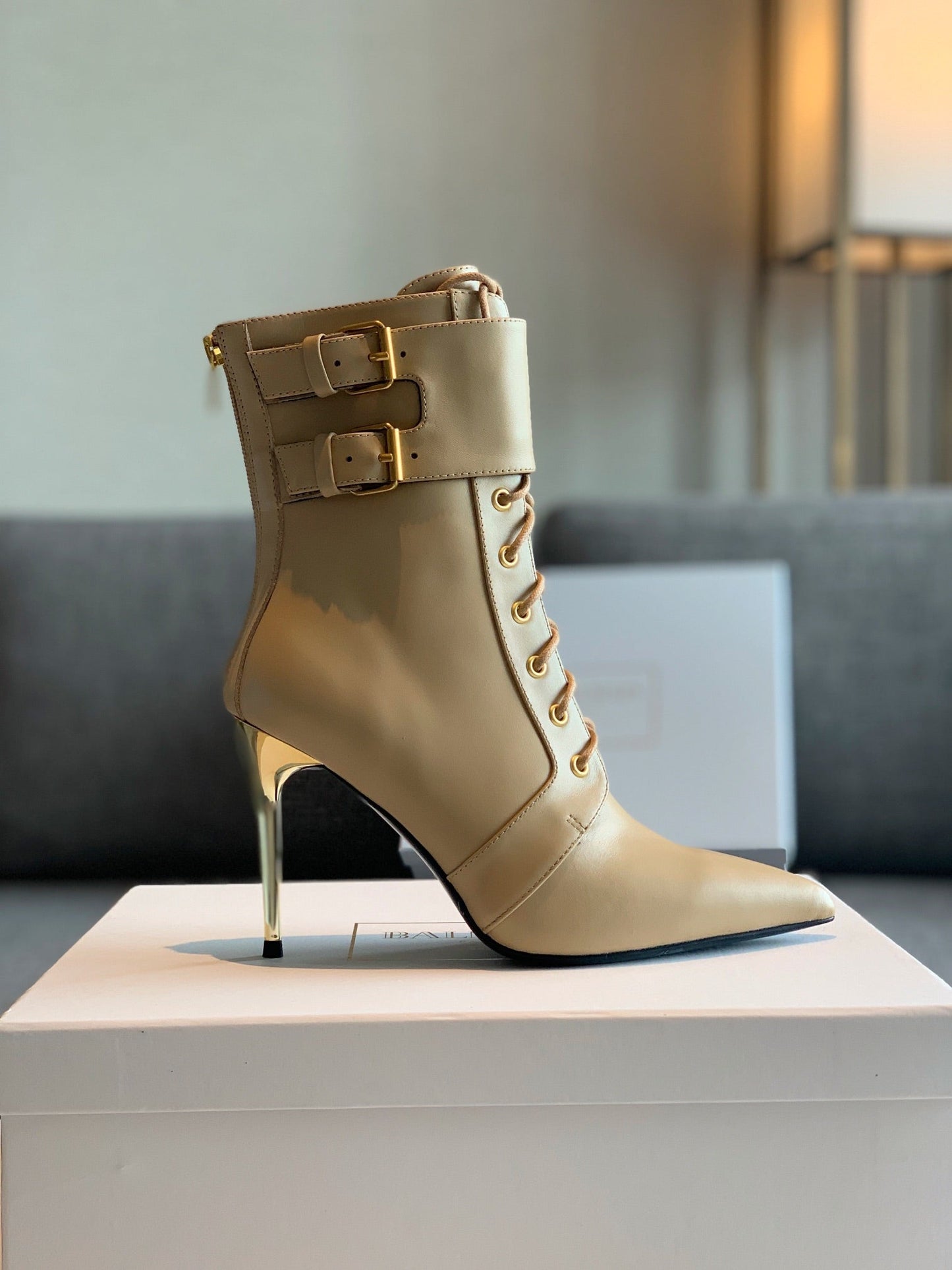 ЧЕРЕВИКИ BALMAIN 26S НА ШНУРІВЦІ 105 ММ ЗІ ШКІРИ ТЕЛЯТИ БЕЖЕВОГО КОЛЬОРУ