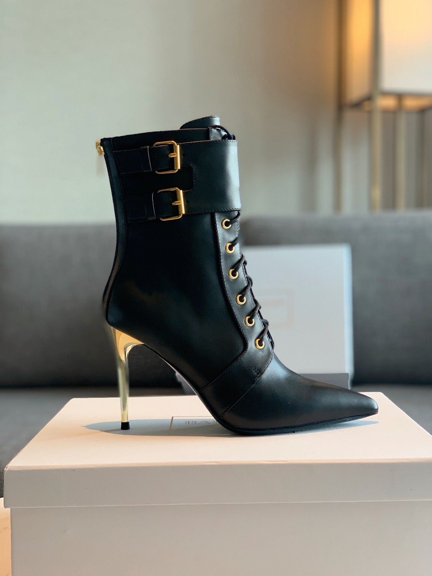 ЧОРНІ ШКІРЯНІ ЧЕРЕВИКИ BALMAIN 26S НА ШНУРІВЦІ 105 ММ