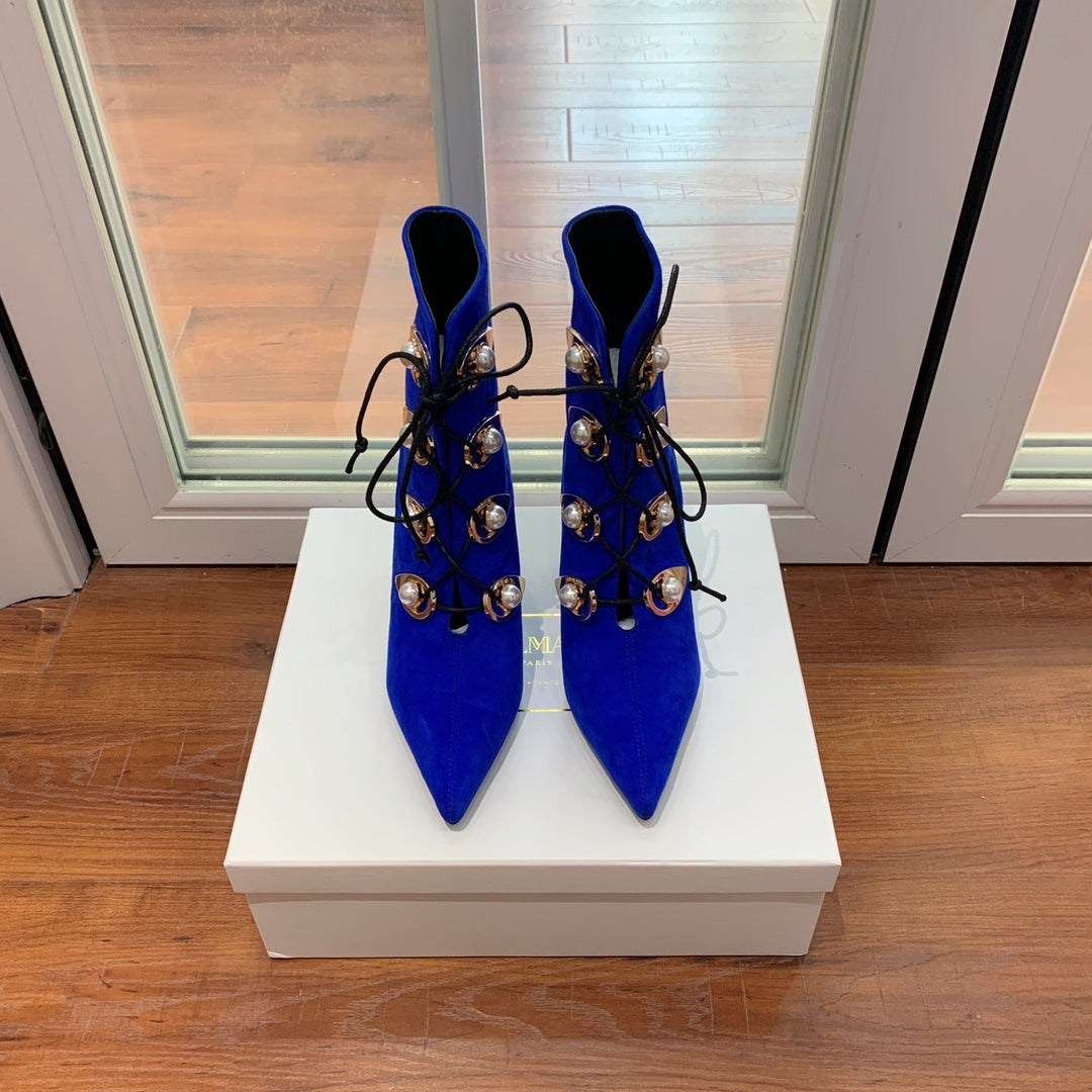 BALMAIN 26S ЧОБОТИ 95 ММ З ТЕМНО-СИНЬОЇ ЗАМШІ НА ҐУДЗИКАХ З ПЕРЛИНАМИ
