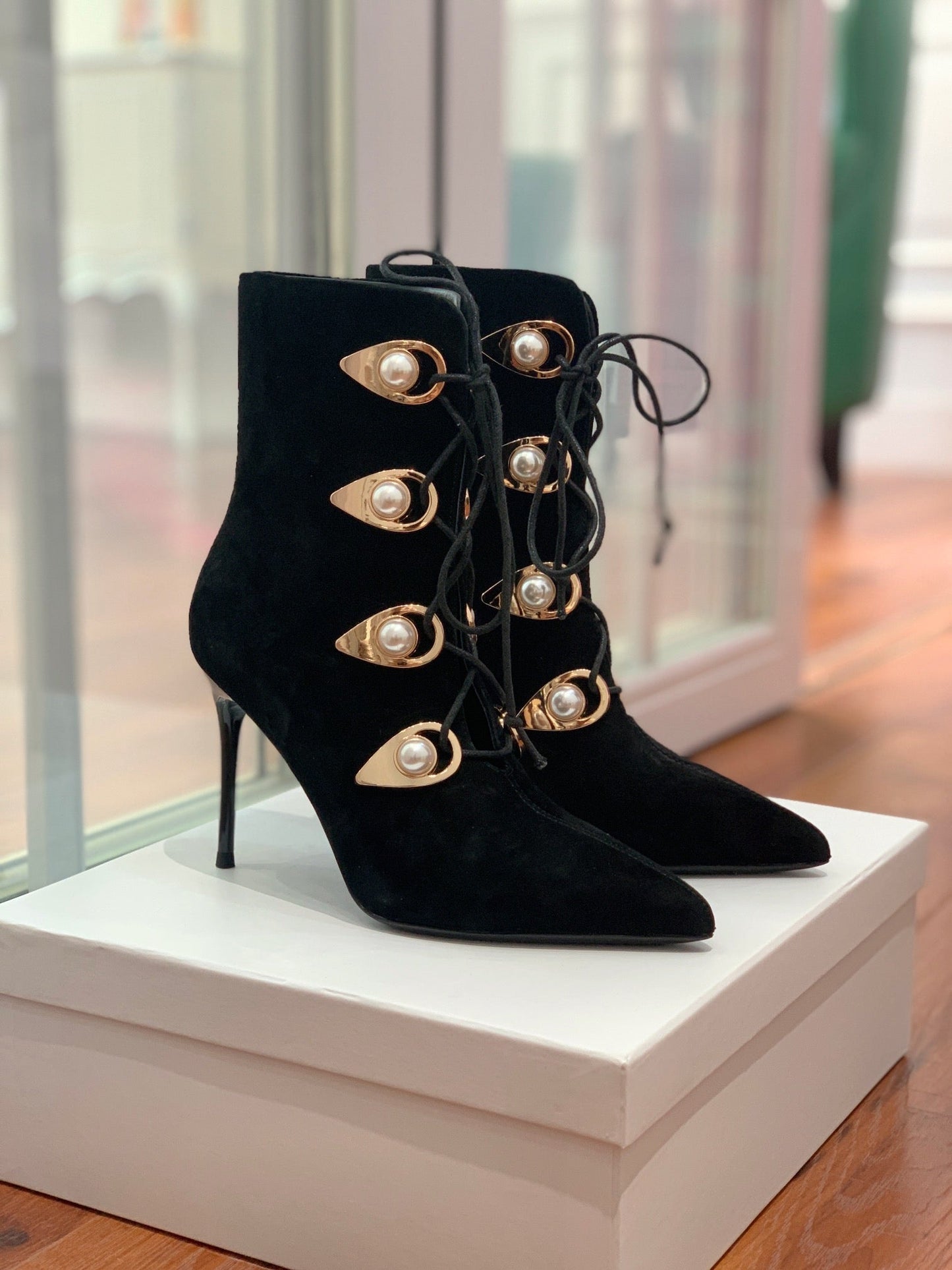 Черевики BALMAIN 26S, 95 ММ, ЧОРНА ЗАМША, ҐУДЗИК-ПЕРЛИНА