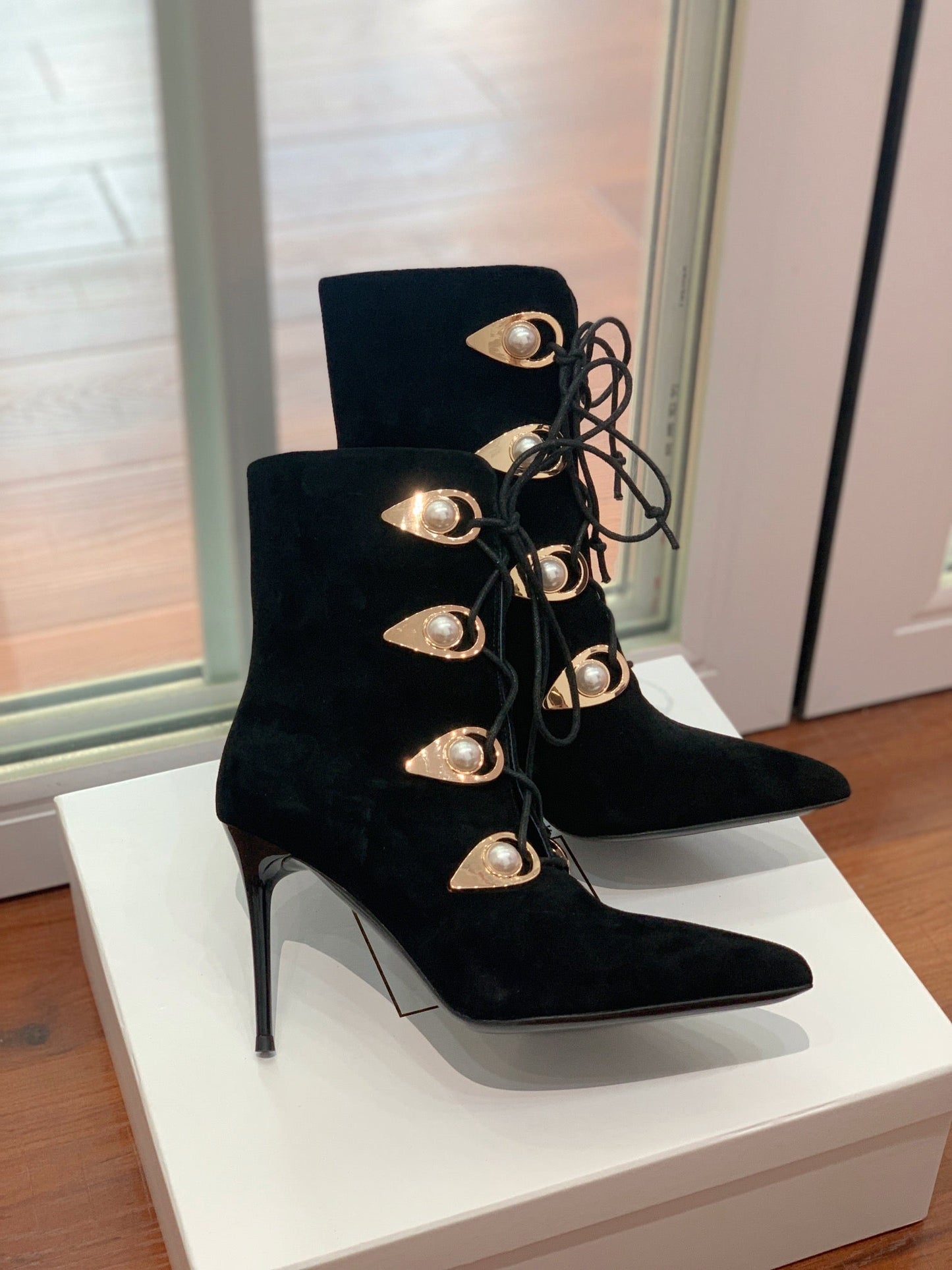 Черевики BALMAIN 26S, 95 ММ, ЧОРНА ЗАМША, ҐУДЗИК-ПЕРЛИНА