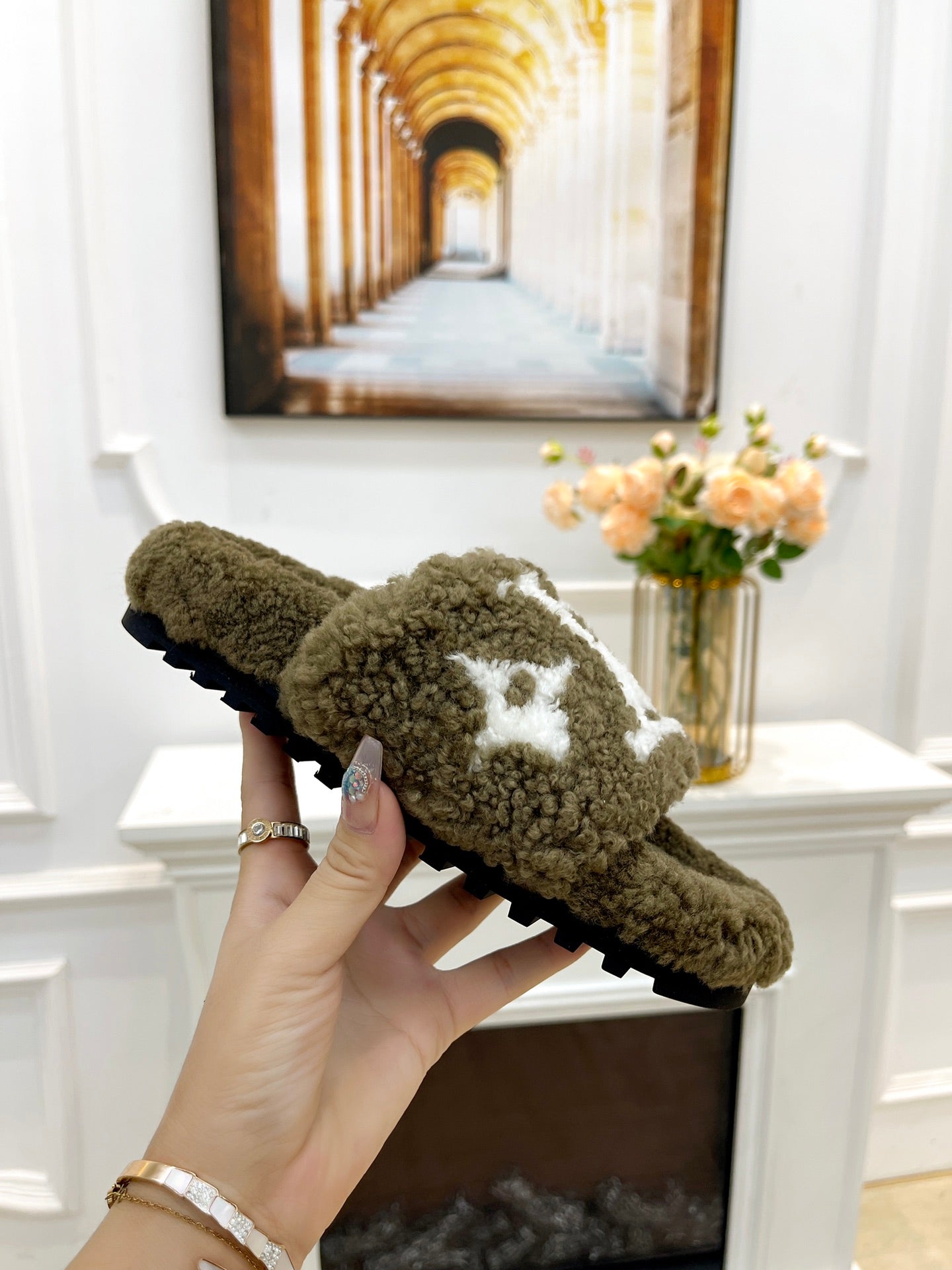 LV FLAT SLIPPER IN ARMY GREEN MIX WHITE SHEARLING - 35