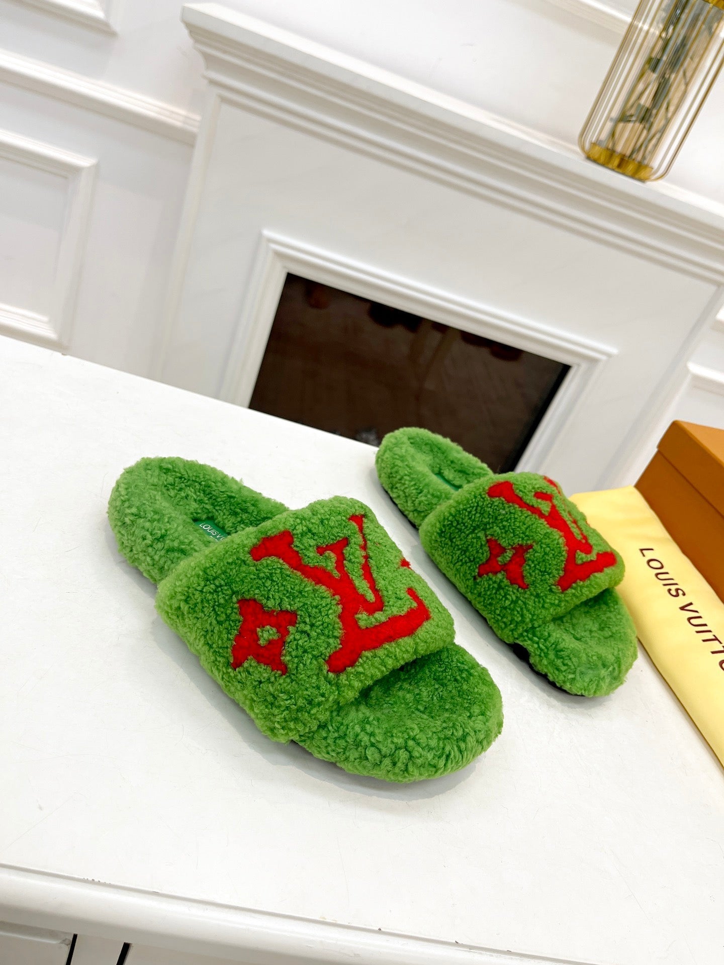 LV FLAT SLIPPER IN LAWN GREEN MIX CHERRY RED SHEARLING - 35