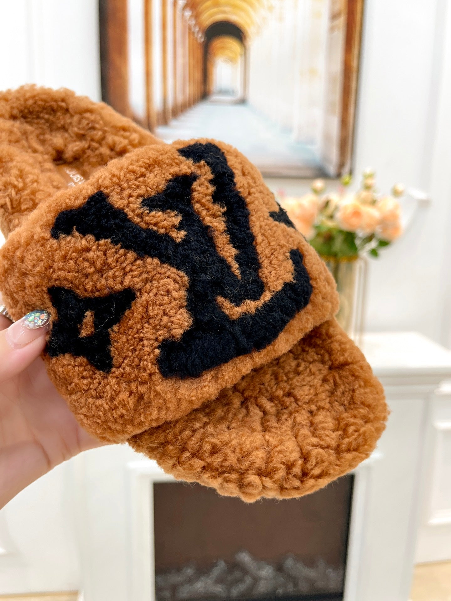 LV FLAT SLIPPER IN GINGERBREAD BROWN MIX BLACK SHEARLING - 35