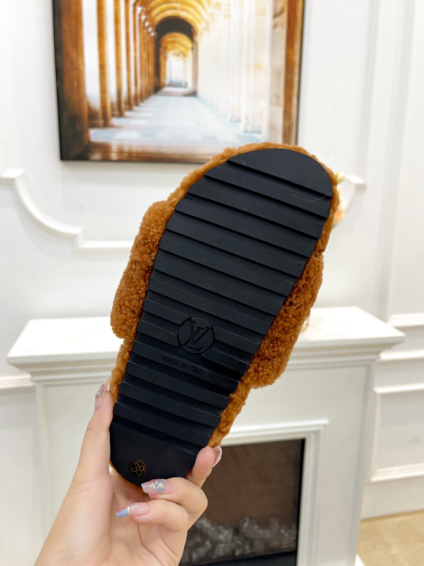 LV FLAT SLIPPER IN GINGERBREAD BROWN MIX BLACK SHEARLING - 35