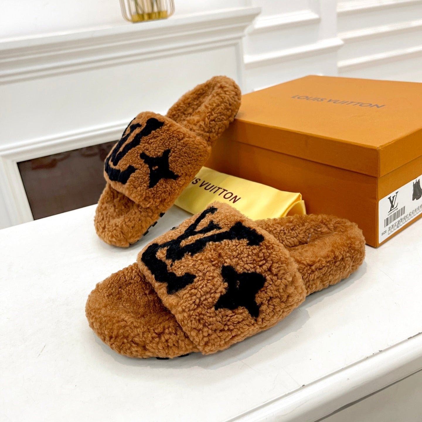 LV FLAT SLIPPER IN GINGERBREAD BROWN MIX BLACK SHEARLING - 35