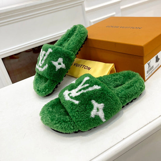 LV FLAT SLIPPER IN EMERALD GREEN MIX WHITE SHEARLING - 35