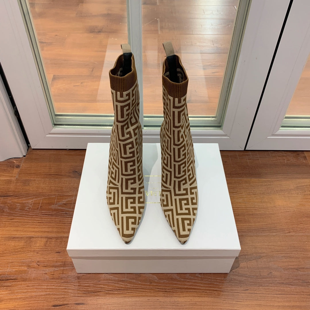 ЧЕРЕВИКИ BALMAIN 26S 105 ММ З КОРИЧНЕВО-БЕЖЕВОГО МАТЕРІАЛУ В СТИЛІ FLYKNIT СТИЛЬ 10