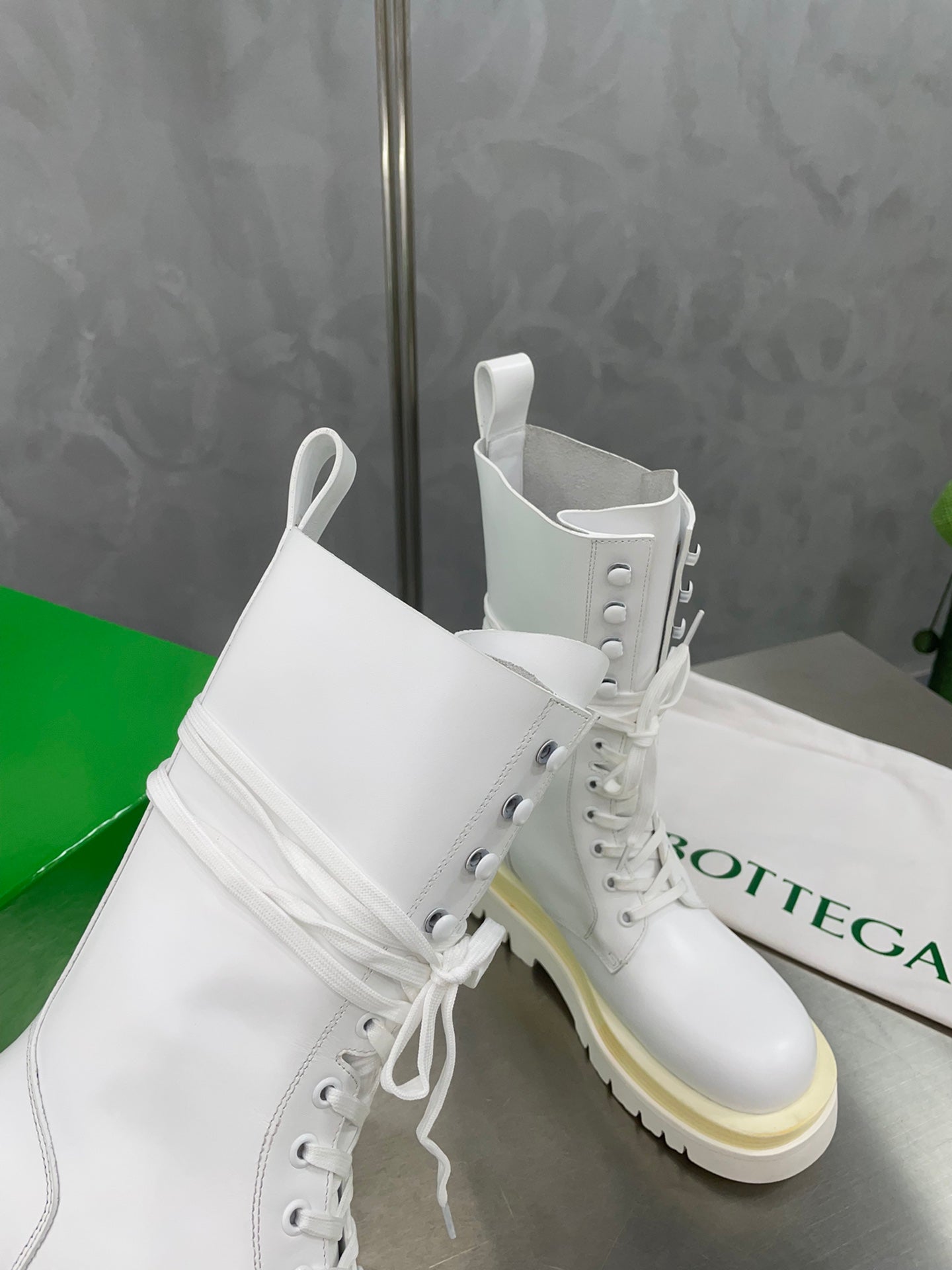 LUG LACE-UP BOOT IN WHITE CALFSKIN 7 CM - 34