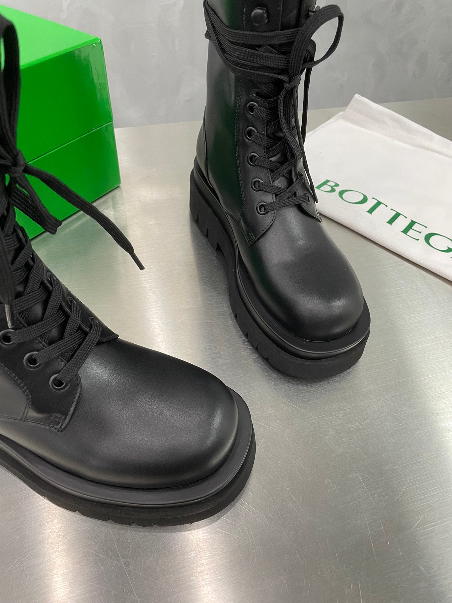 LUG LACE-UP BOOT IN BLACK CALFSKIN 7 CM - 34