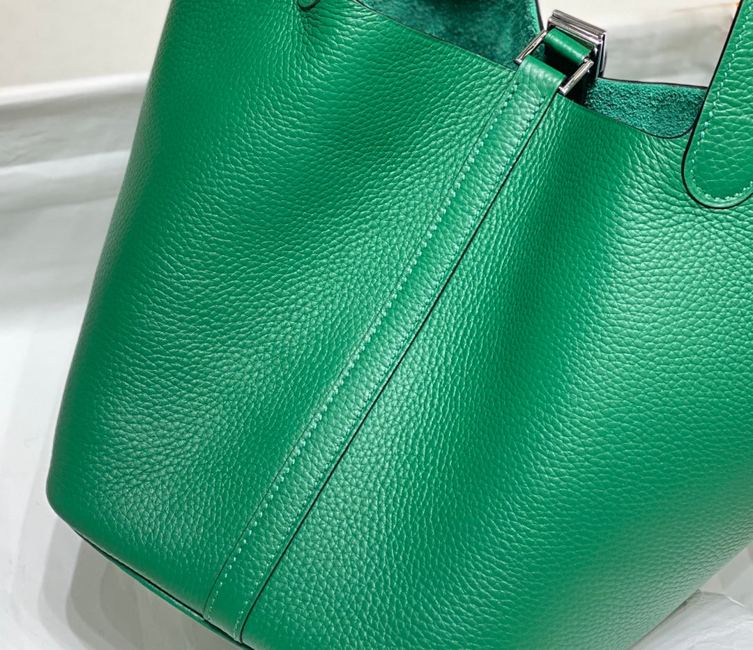 picotin lock emerald togo ghw - 18 x 19 x 13.5 cm