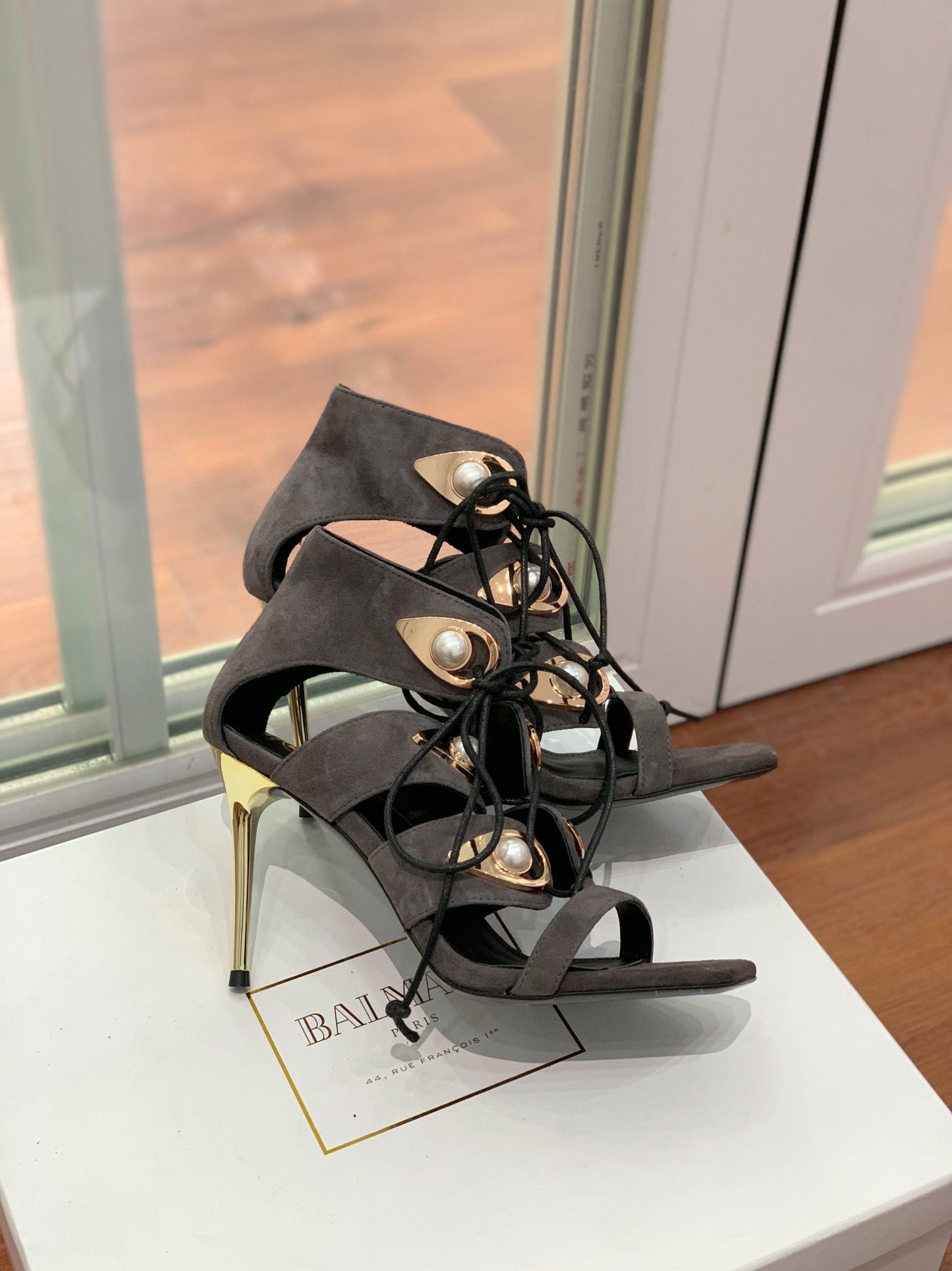 BALMAIN 25S HIGH HEELS 95MM IN CHARCOAL BROWN SUEDE WITH PEARL - 36