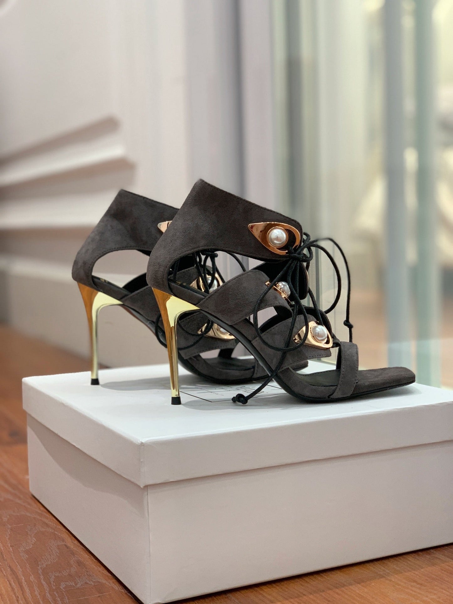 BALMAIN 25S HIGH HEELS 95MM IN CHARCOAL BROWN SUEDE WITH PEARL - 36