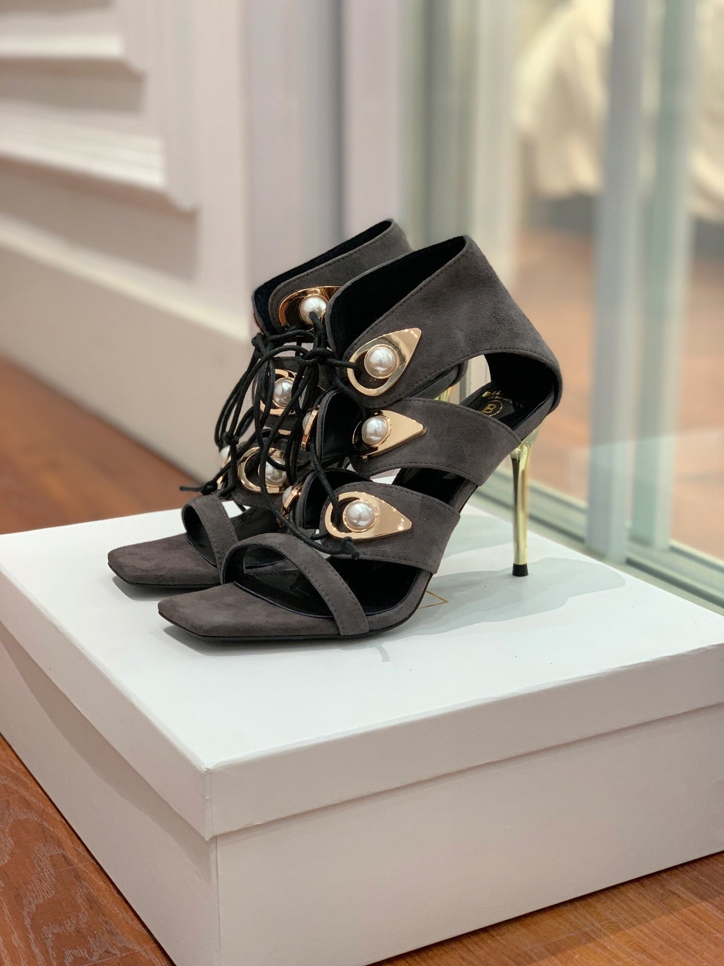BALMAIN 25S HIGH HEELS 95MM IN CHARCOAL BROWN SUEDE WITH PEARL - 36